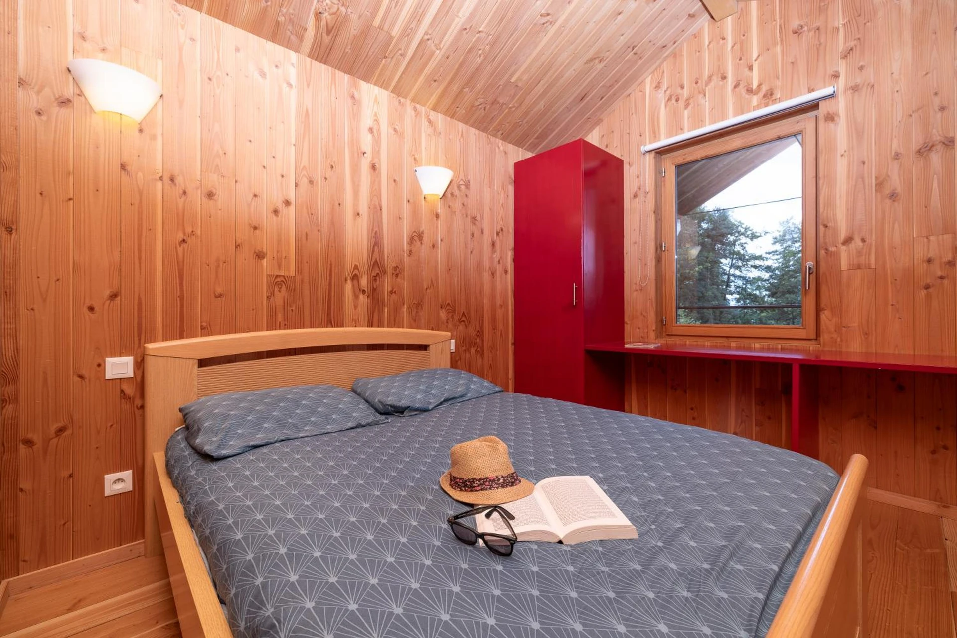 Chambre disponible pour un séminaire d'entreprise à Camping Le Lac des Sapins - Cublize