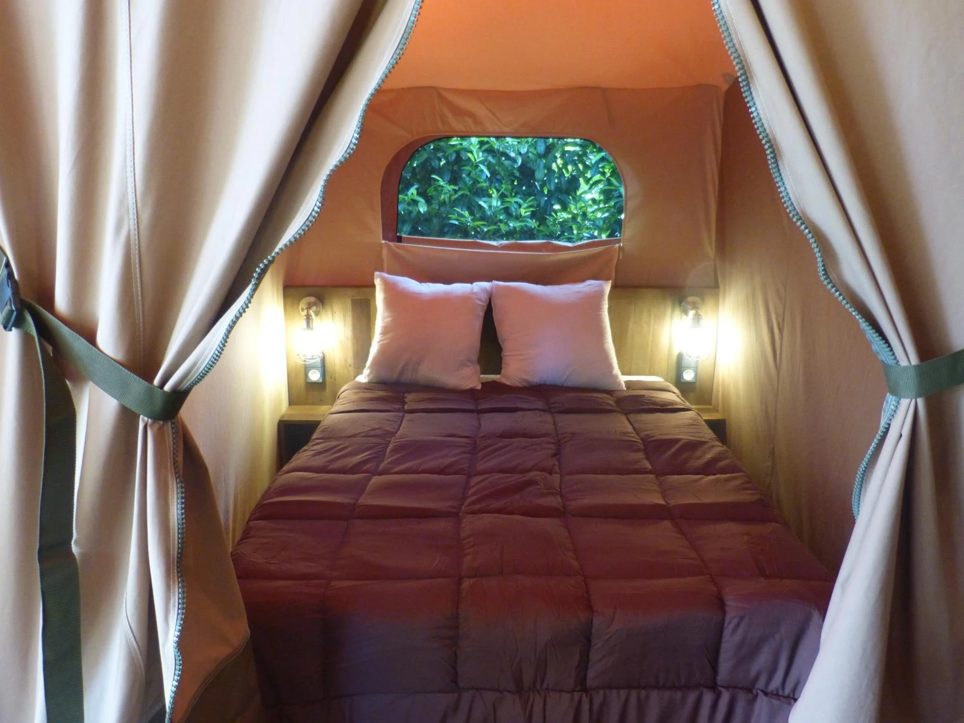 Ambiance de travail pour séminaire d'entreprise à camping Le Clos de la Lère - Cayriech