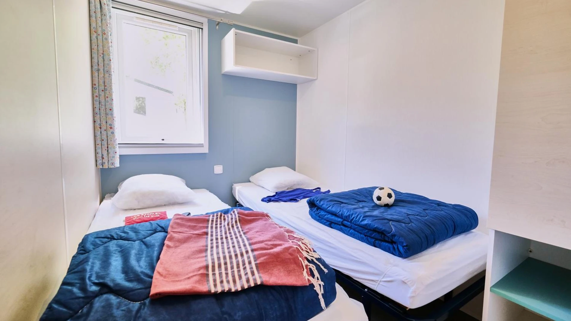 Magnifique chambre pour un séminaire d'entreprise à Camping le Couriou - Recoubeau-Jansac