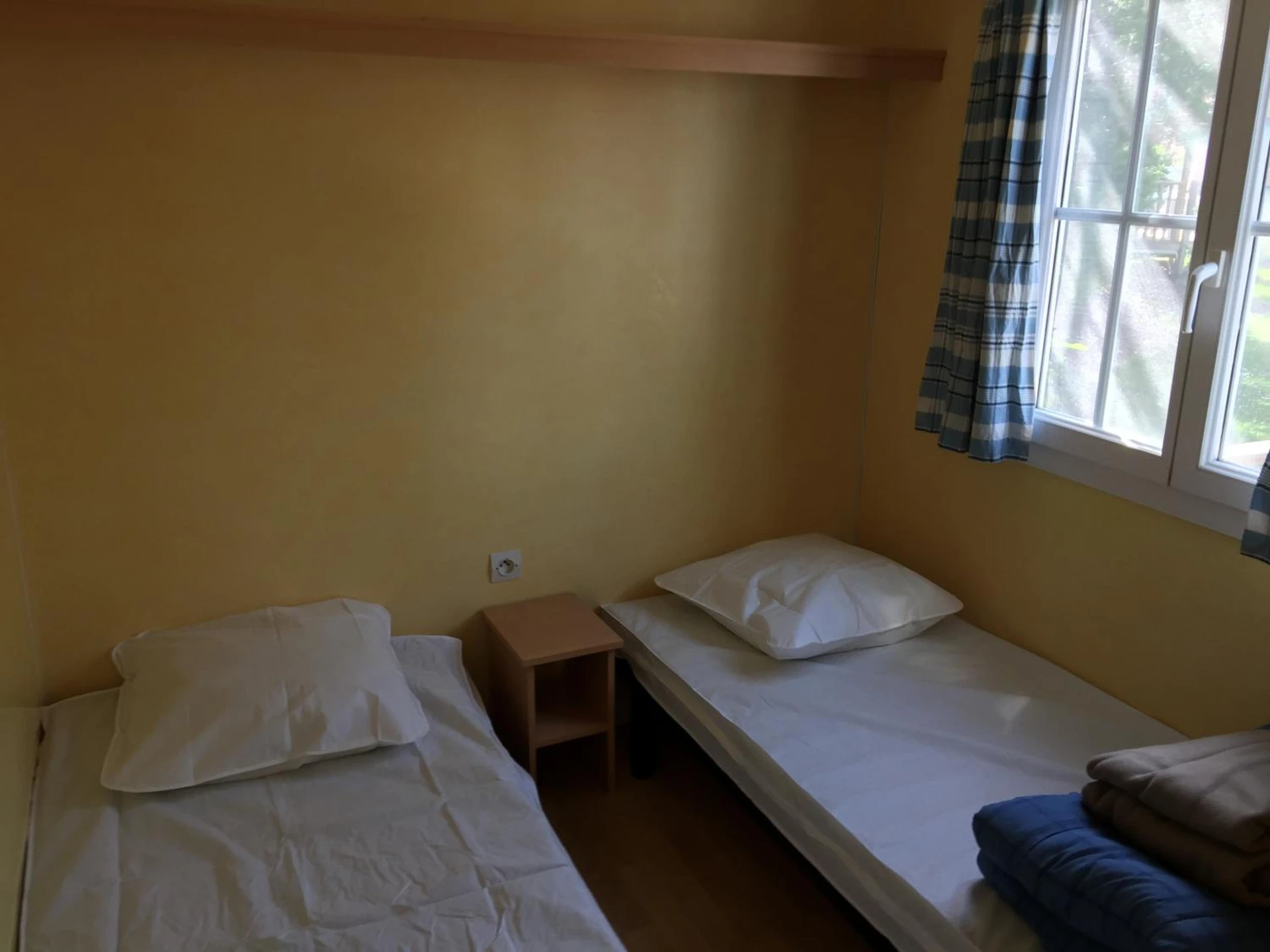 Chambre disponible pour un séminaire d'entreprise à Camping Le Douzou - Bouzic