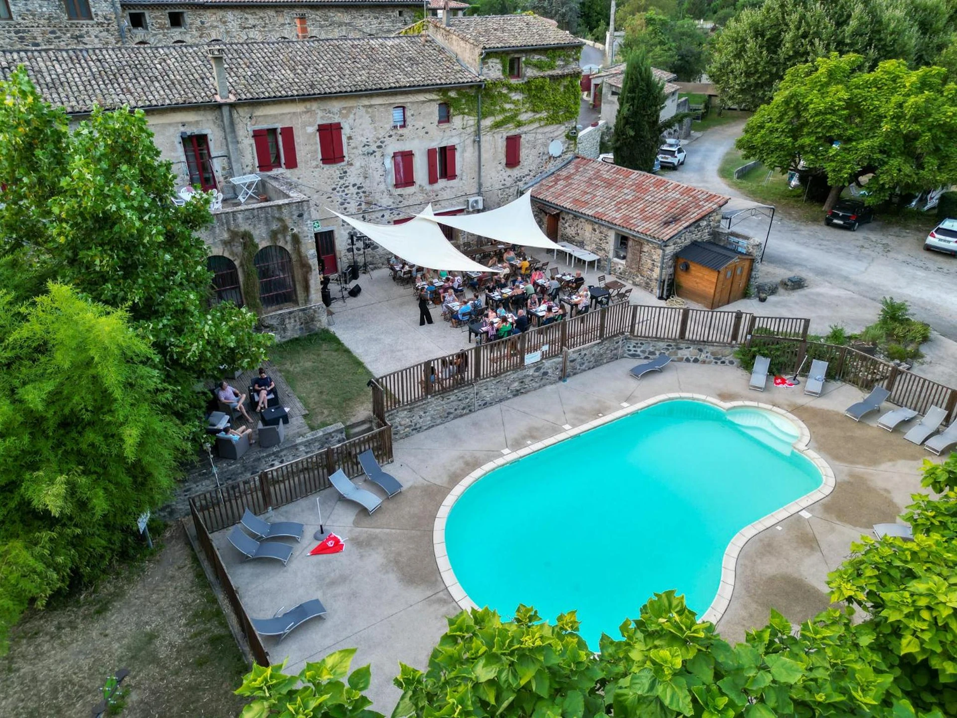 Chambre à Le Moulin D'onclaire Camping et chambres d'hôtes - Organiser un séminaire d'entreprise à Coux