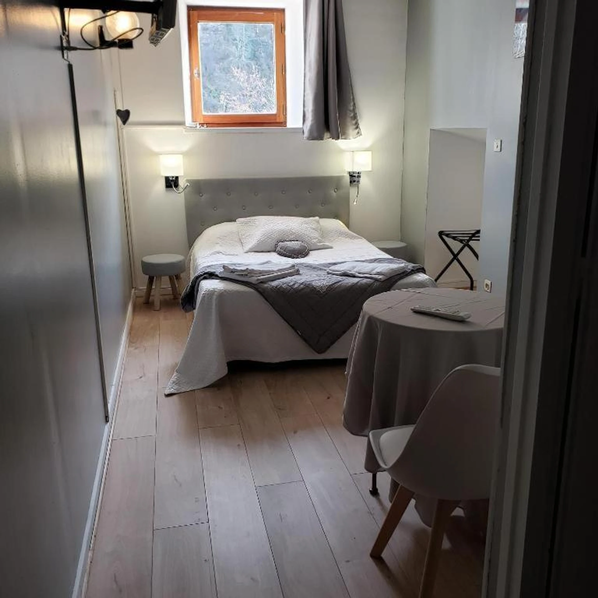 Chambre disponible pour un séminaire d'entreprise à Le Moulin D'onclaire Camping et chambres d'hôtes - Coux