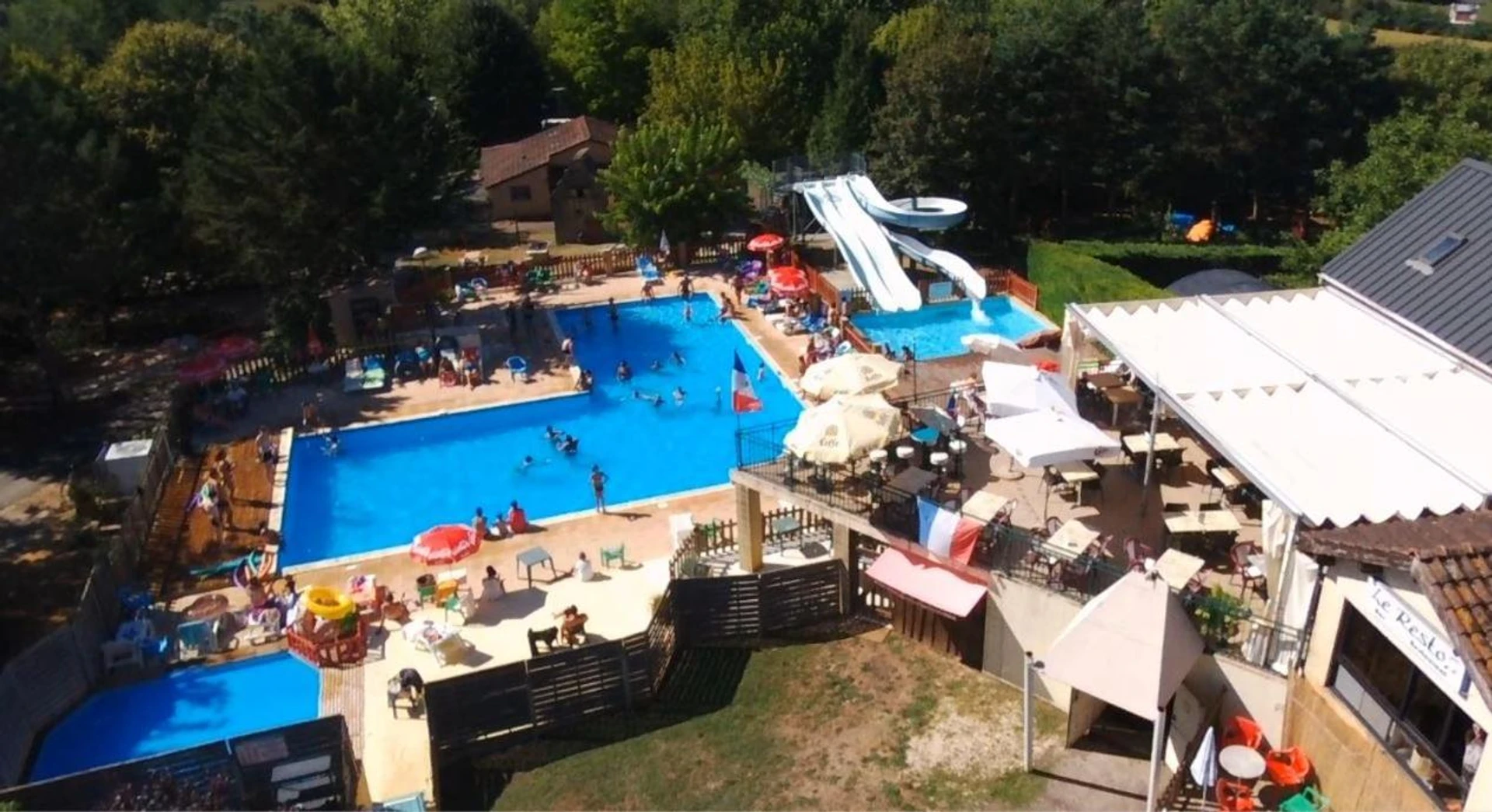 Salle de séminaire à Camping LE PIGEONNIER - Organiser un événement professionnel à Saint-Crépin-et-Carlucet