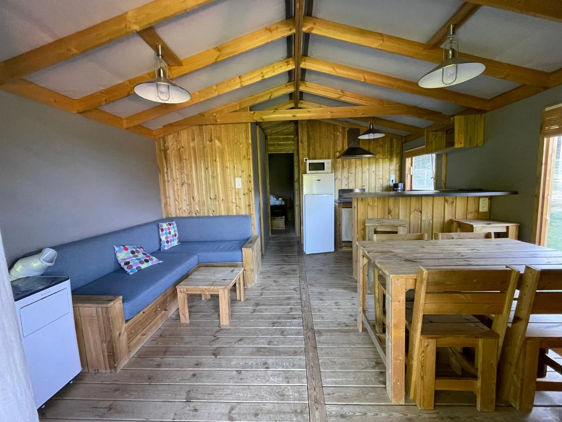 Ambiance de travail pour séminaire d'entreprise à lodge camping le Plo AVEYRON - Sévérac d' Aveyron