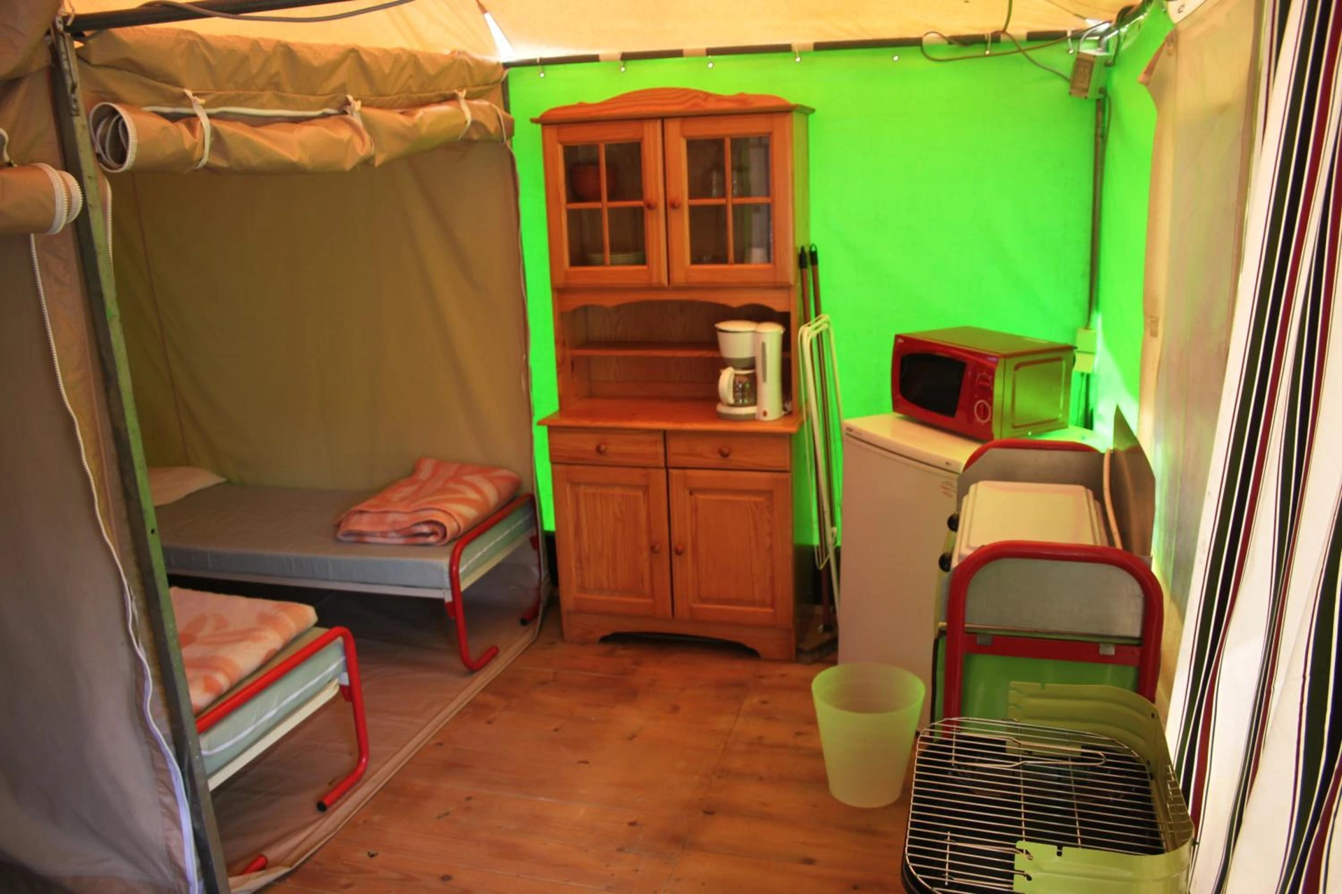 Chambre disponible pour un séminaire d'entreprise à Camping Le Pont d'Allagnon - Lempdes sur Allagnon
