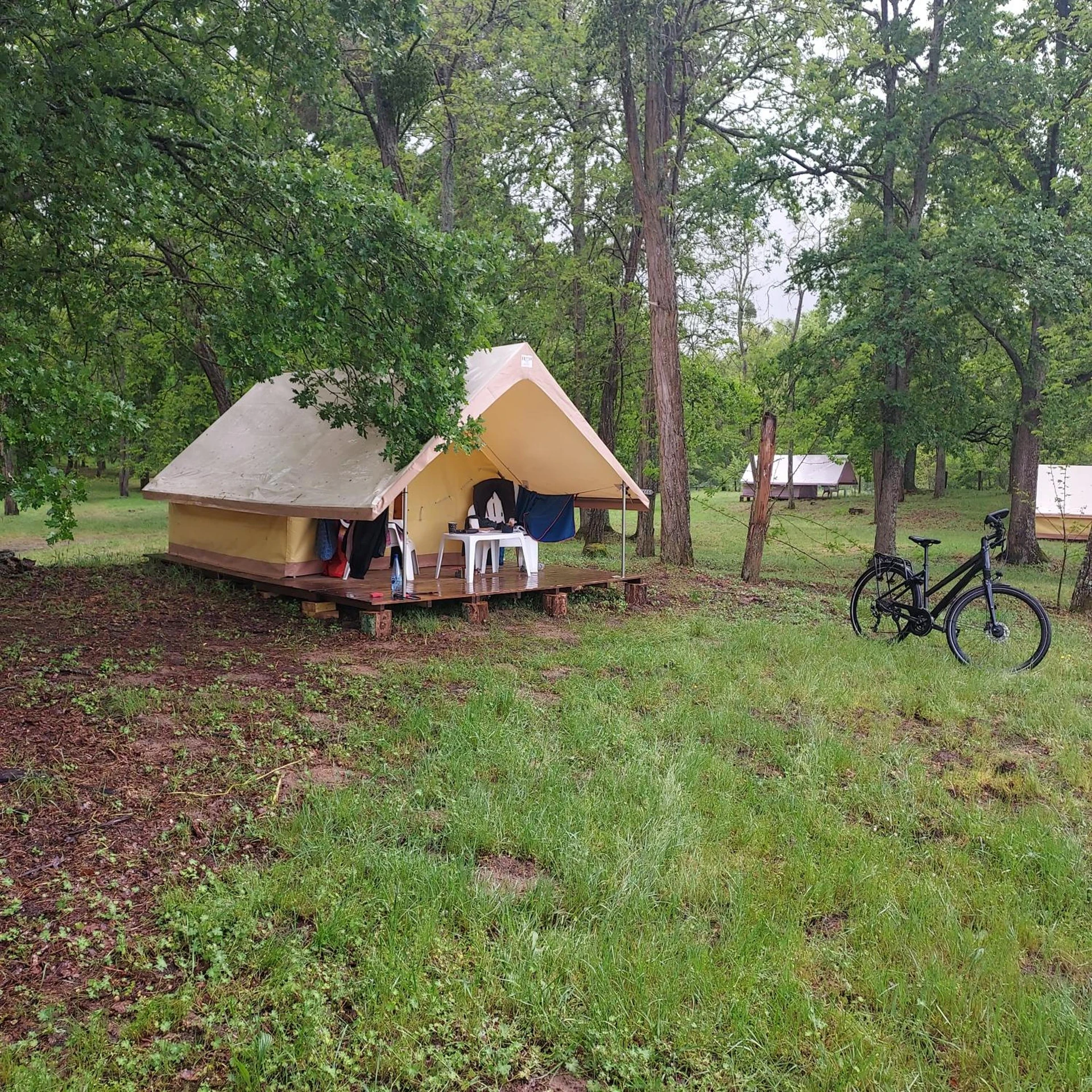 Ambiance de travail pour séminaire d'entreprise à CAMPING ONLYCAMP LE PORT - Saint-Benoît-sur-Loire