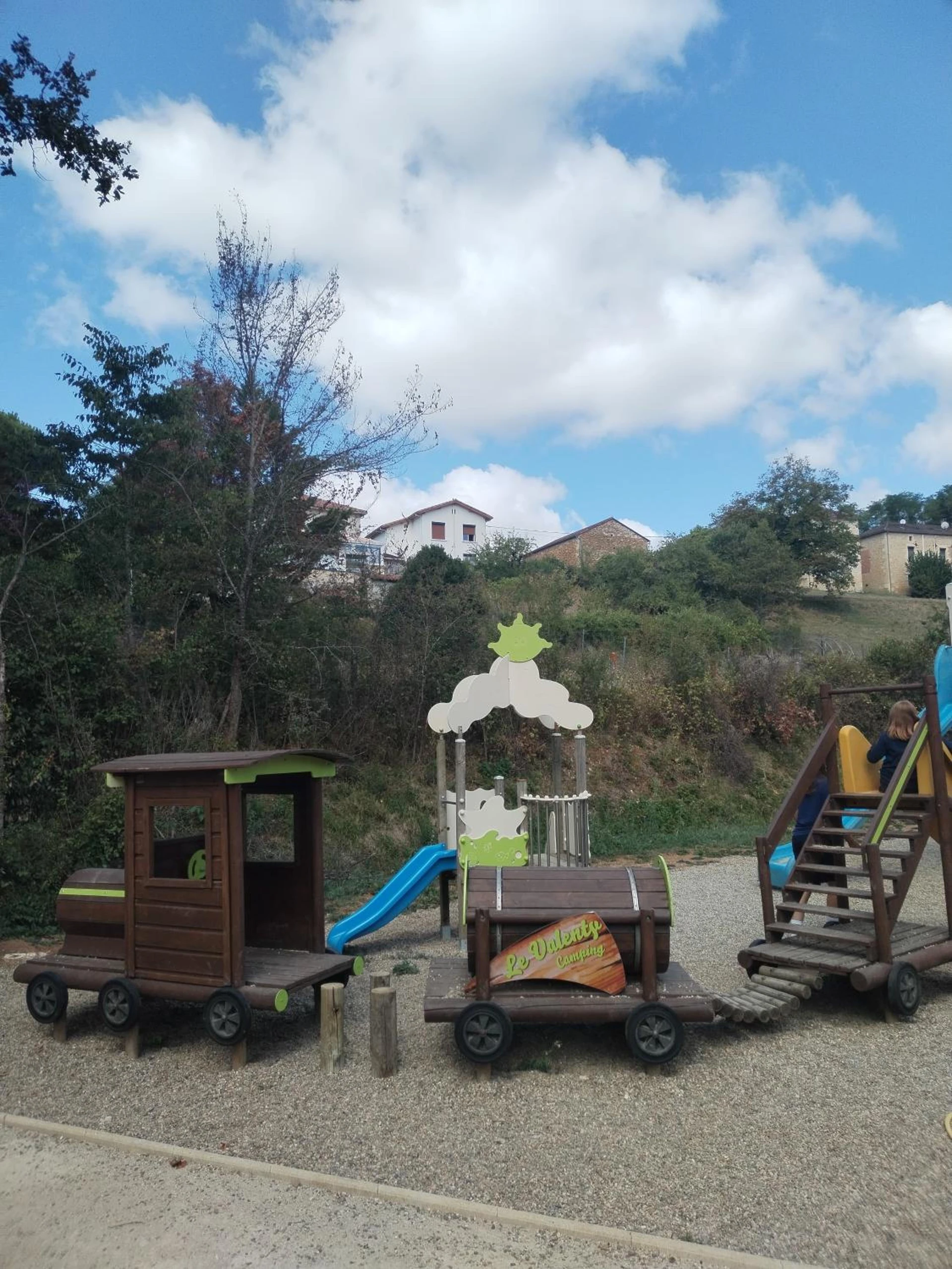 Organiser un séminaire d'entreprise : camping nature le Valenty mobil-home-Dordogne panoramique clim piscine à soturac