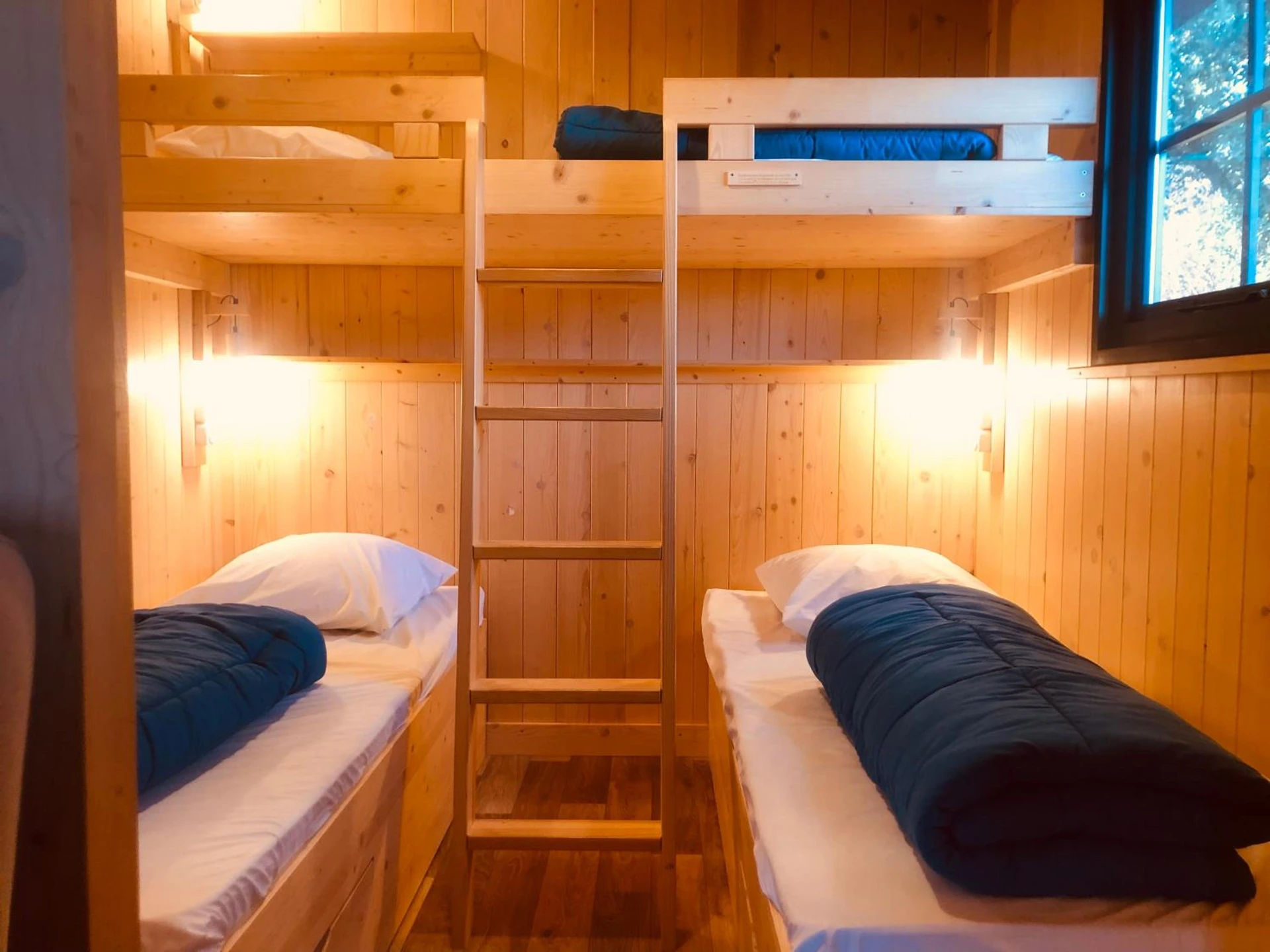 Chambre disponible pour un séminaire d'entreprise à Lodges du Camping les 4 Saisons - Grane