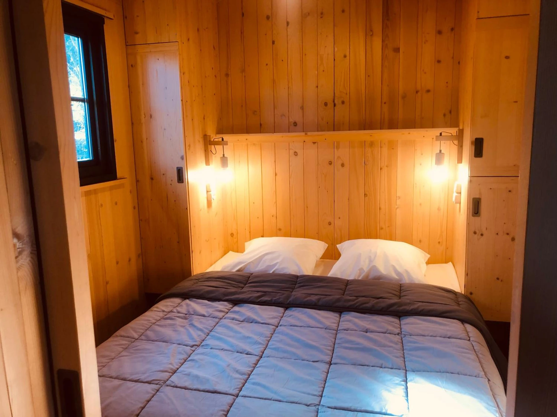 Chambre disponible pour un séminaire d'entreprise à Lodges du Camping les 4 Saisons - Grane