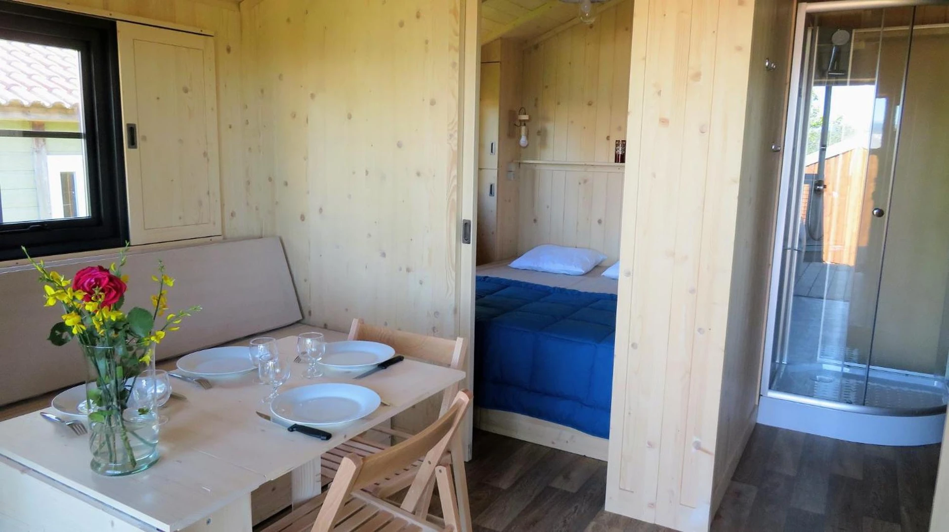 Chambre disponible pour un séminaire d'entreprise à Lodges du Camping les 4 Saisons - Grane