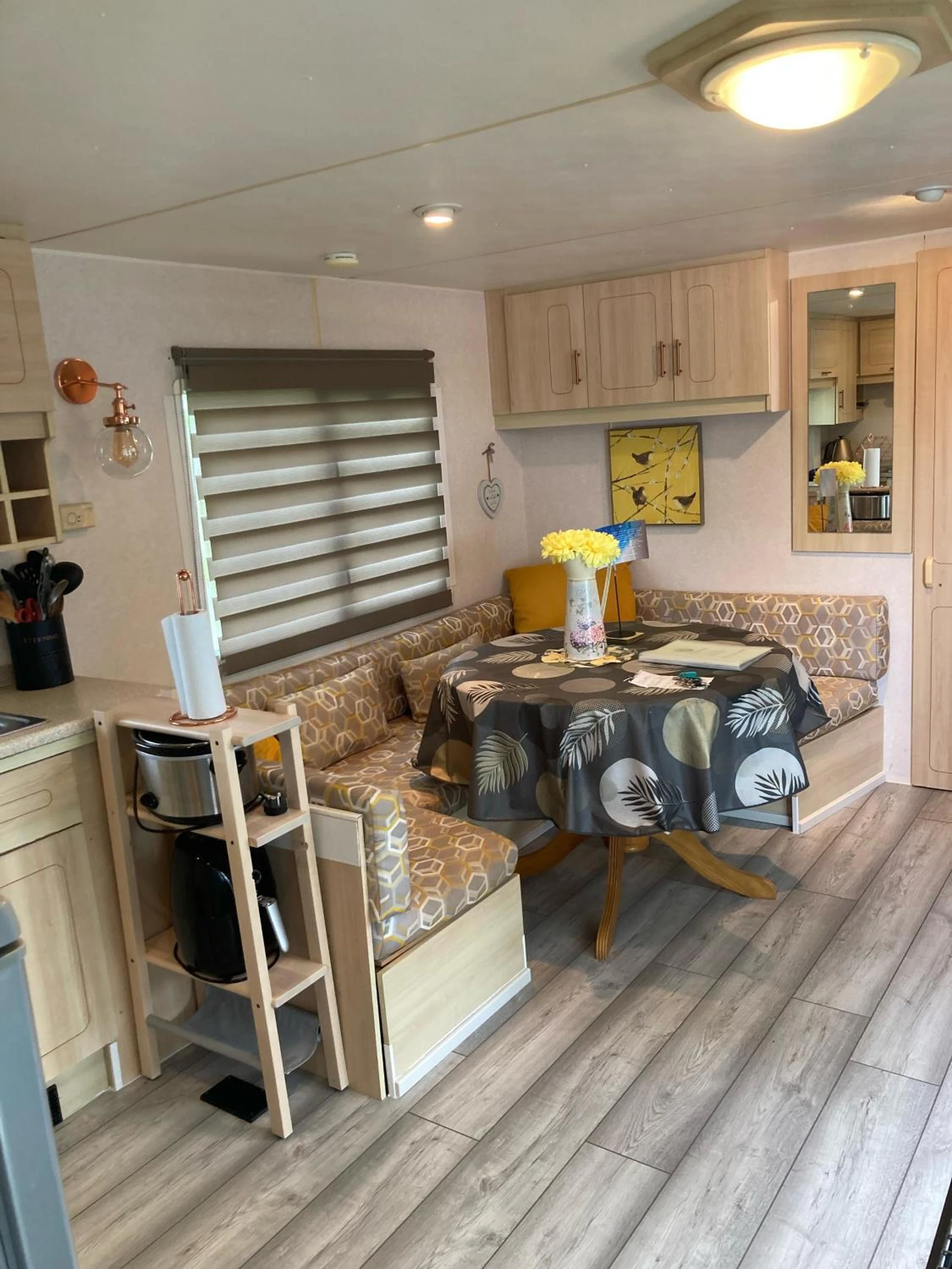 Ambiance de travail pour séminaire d'entreprise à Birch Breeze - 2 bedroom mobile home at Camping Les Amiaux - Saint-Jean-de-Monts