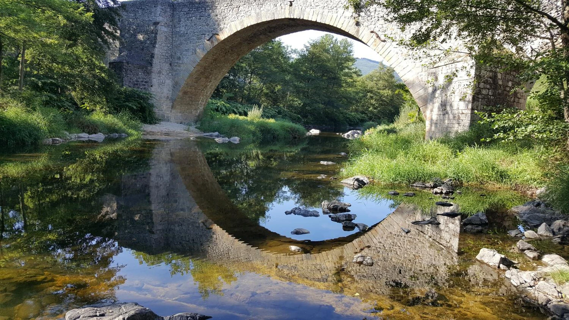 Ambiance de travail pour séminaire d'entreprise à Camping Les Berges Du Doux - Colombier-le-Vieux