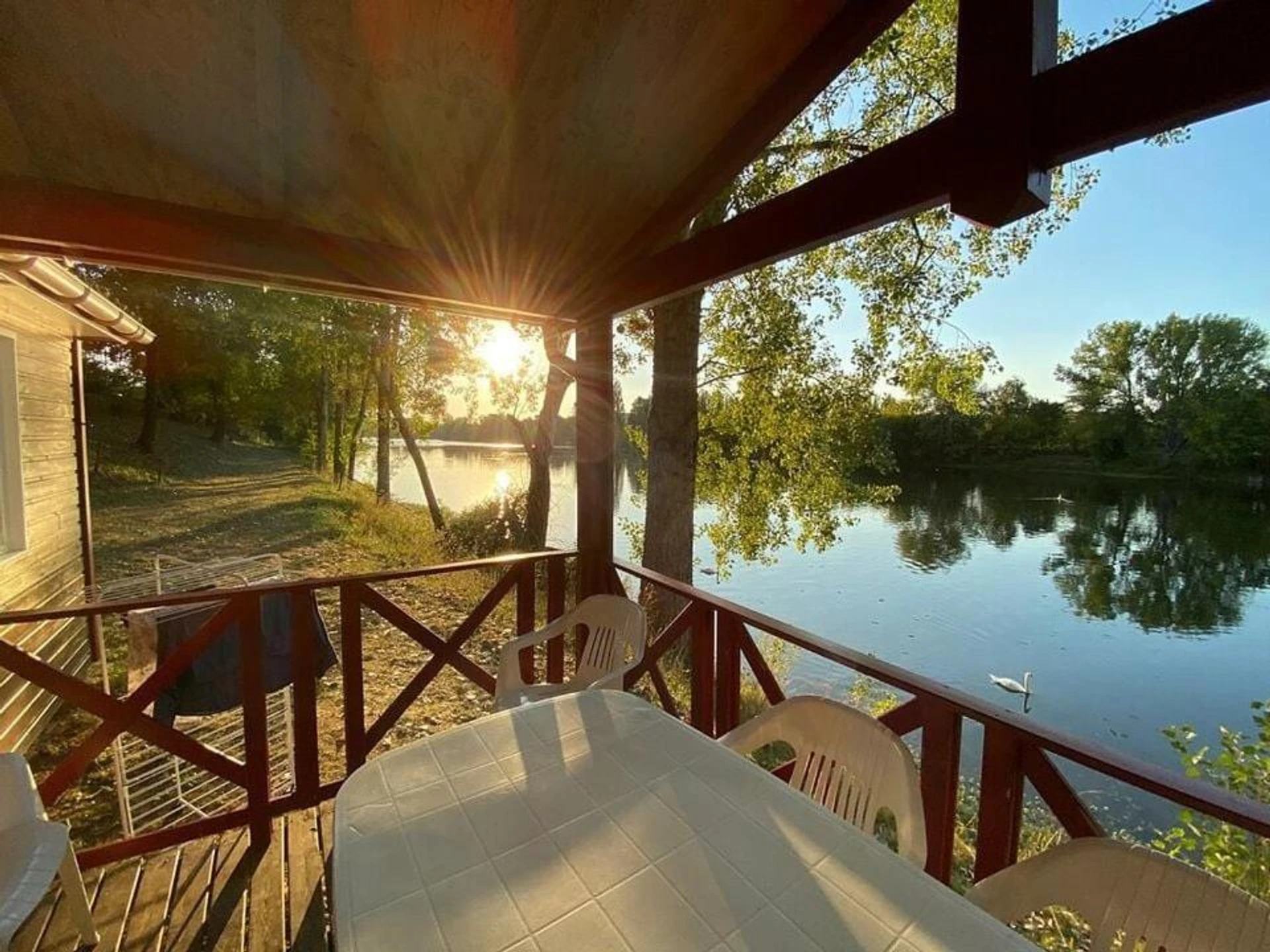 Chambre à Camping maeva Escapades Les Bö-Bains - Organiser un séminaire d'entreprise à Badefols-sur-Dordogne