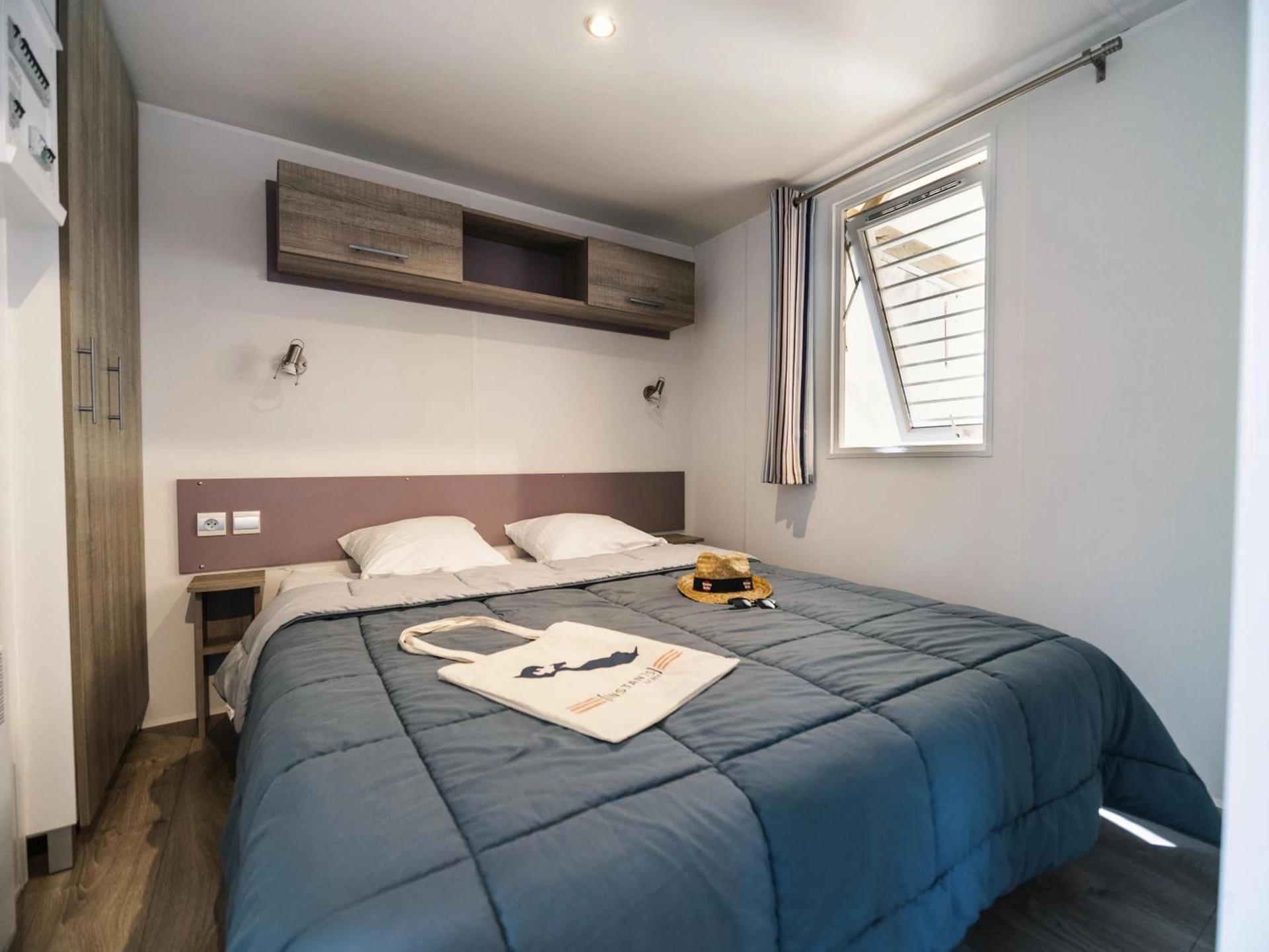 Chambre disponible pour un séminaire d'entreprise à Camping 3 étoiles Les Fougères - Rivedoux-Plage