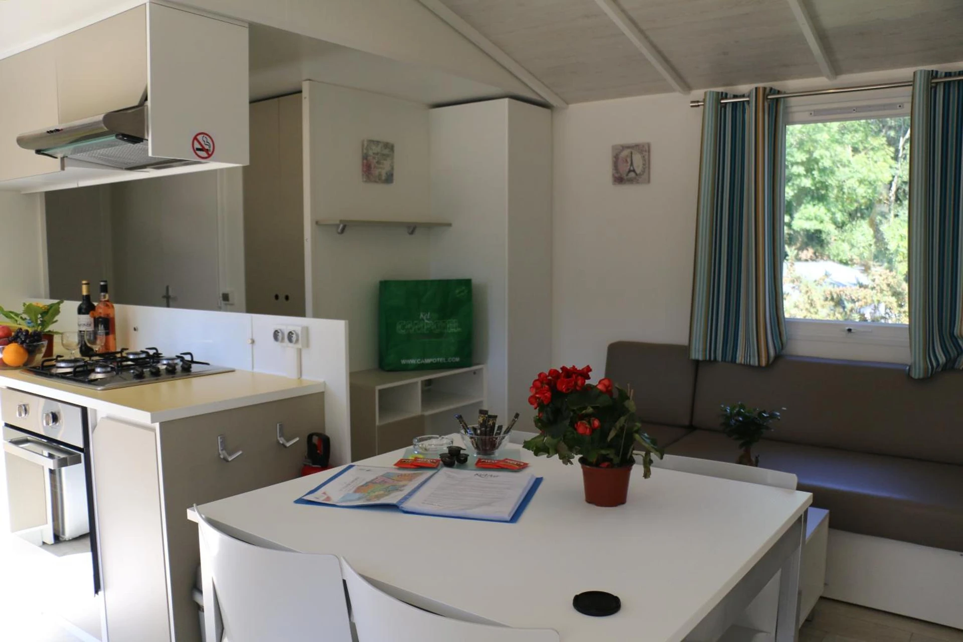 Lieu convivial pour un séminaire d'entreprise à Mobile Homes by KelAir at Camping Les Genets - Saint-Jean-de-Monts - En savoir plus 