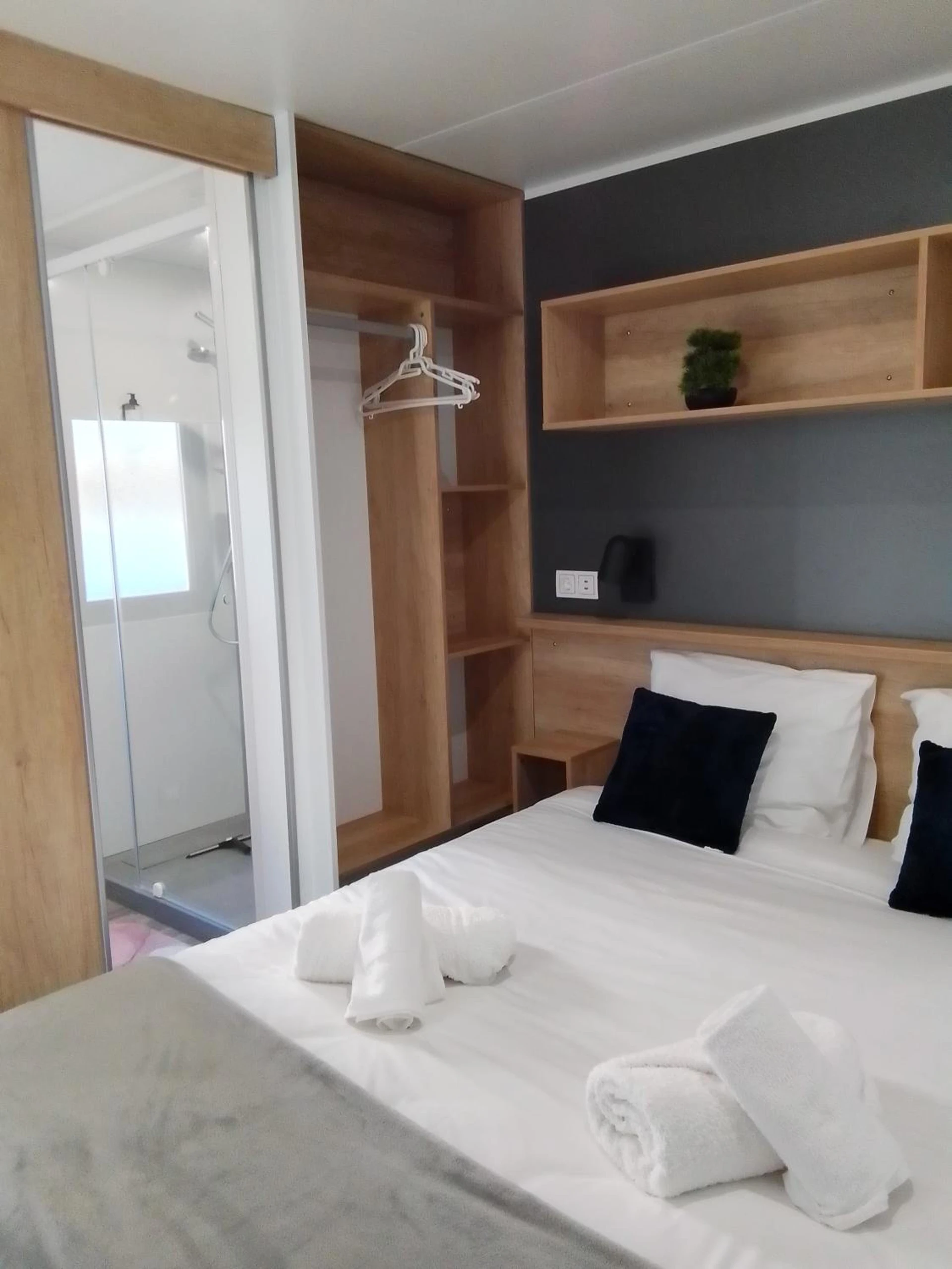 Chambre disponible pour un séminaire d'entreprise à Camping les lodges du lagon - Calvisson
