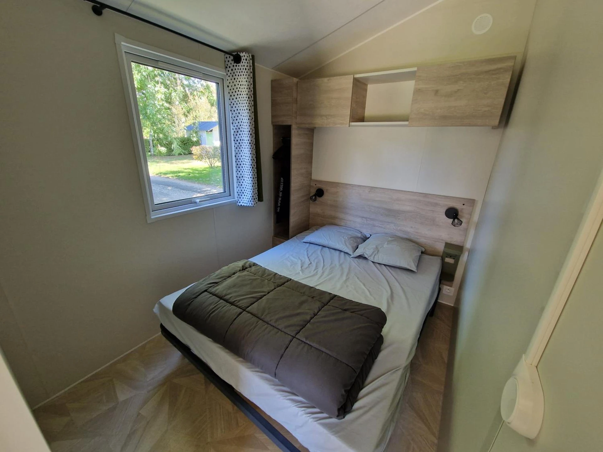 Chambre disponible pour un séminaire d'entreprise à Camping Paradis Marmotel - Saint-Geniez-dʼOlt