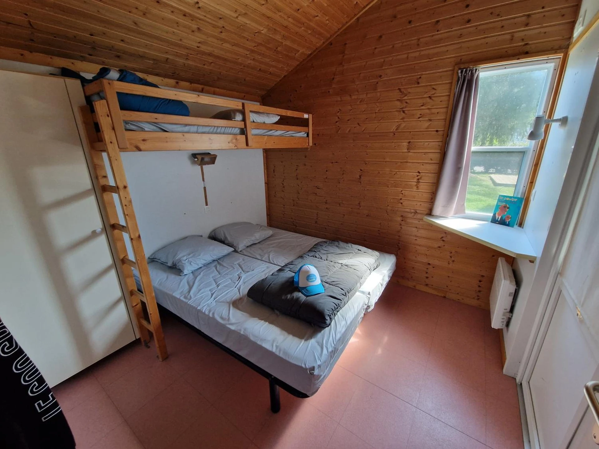 Magnifique chambre pour un séminaire d'entreprise à Camping Paradis Marmotel - Saint-Geniez-dʼOlt