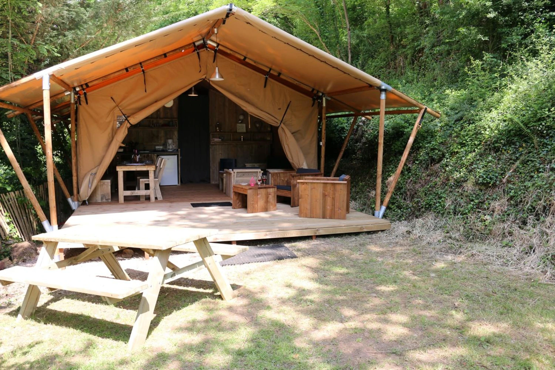Chambre disponible pour un séminaire d'entreprise à Camping Moulin De Chaules - Saint-Constant