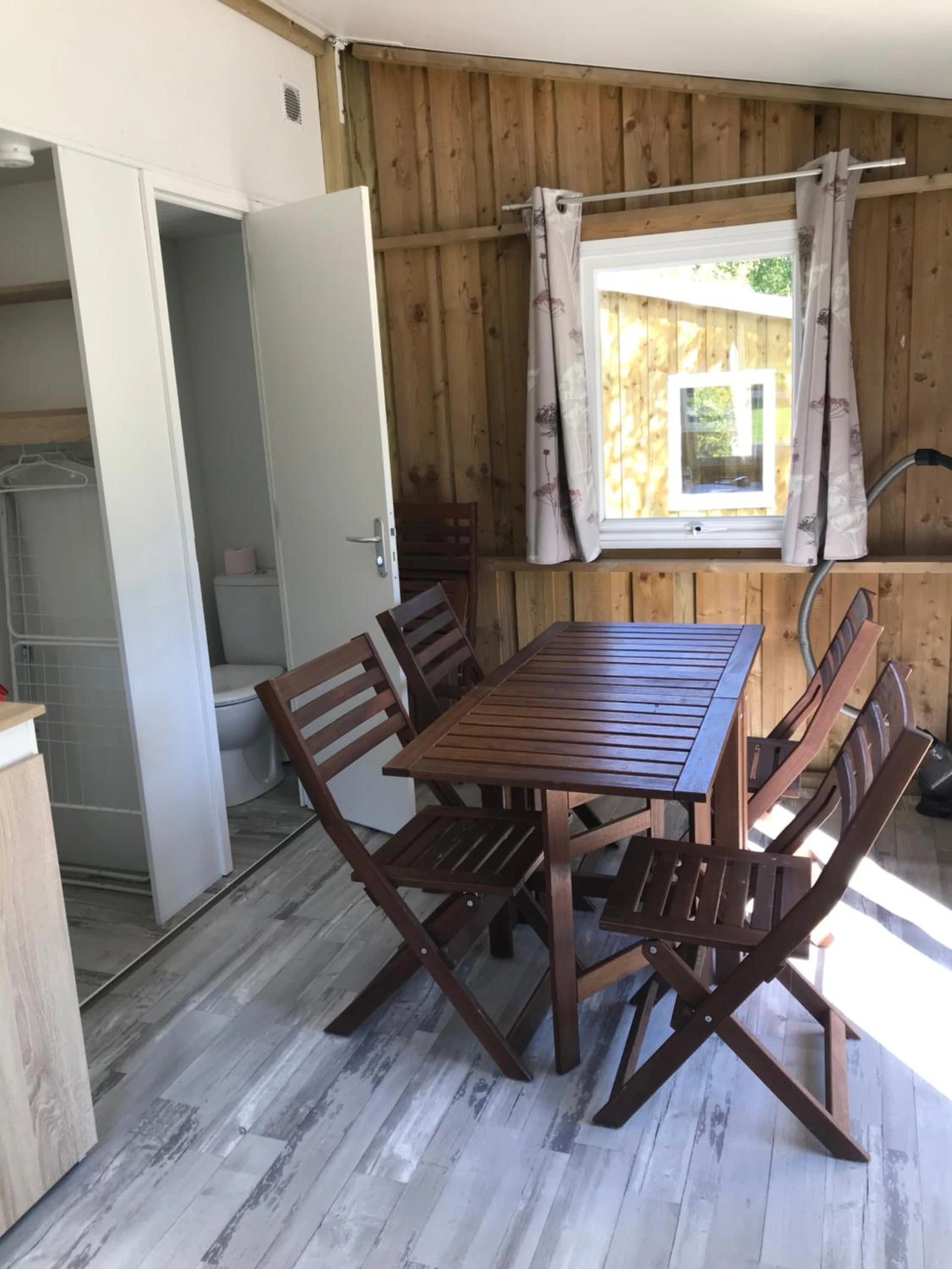 Magnifique chambre pour un séminaire d'entreprise à Camping Porte des Vosges - Saint-Sauvant