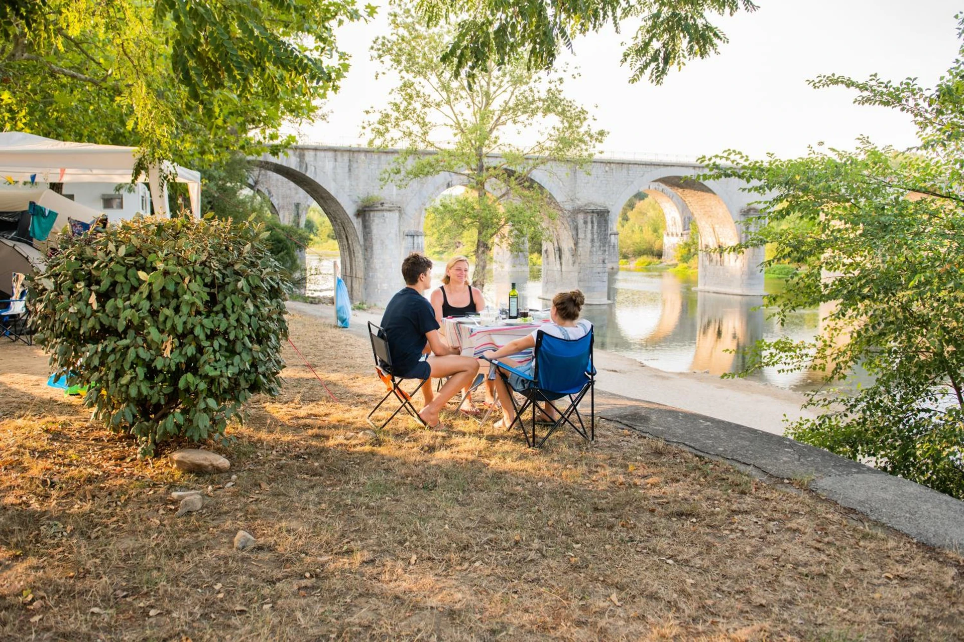Organiser un séminaire d'entreprise : Camping RCN La Bastide en Ardèche à sampzon