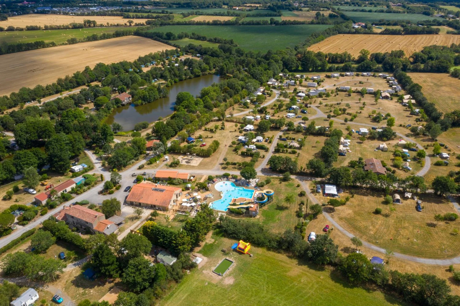 Salle de séminaire à Camping RCN La Ferme du Latois - Organiser un événement professionnel à Coëx