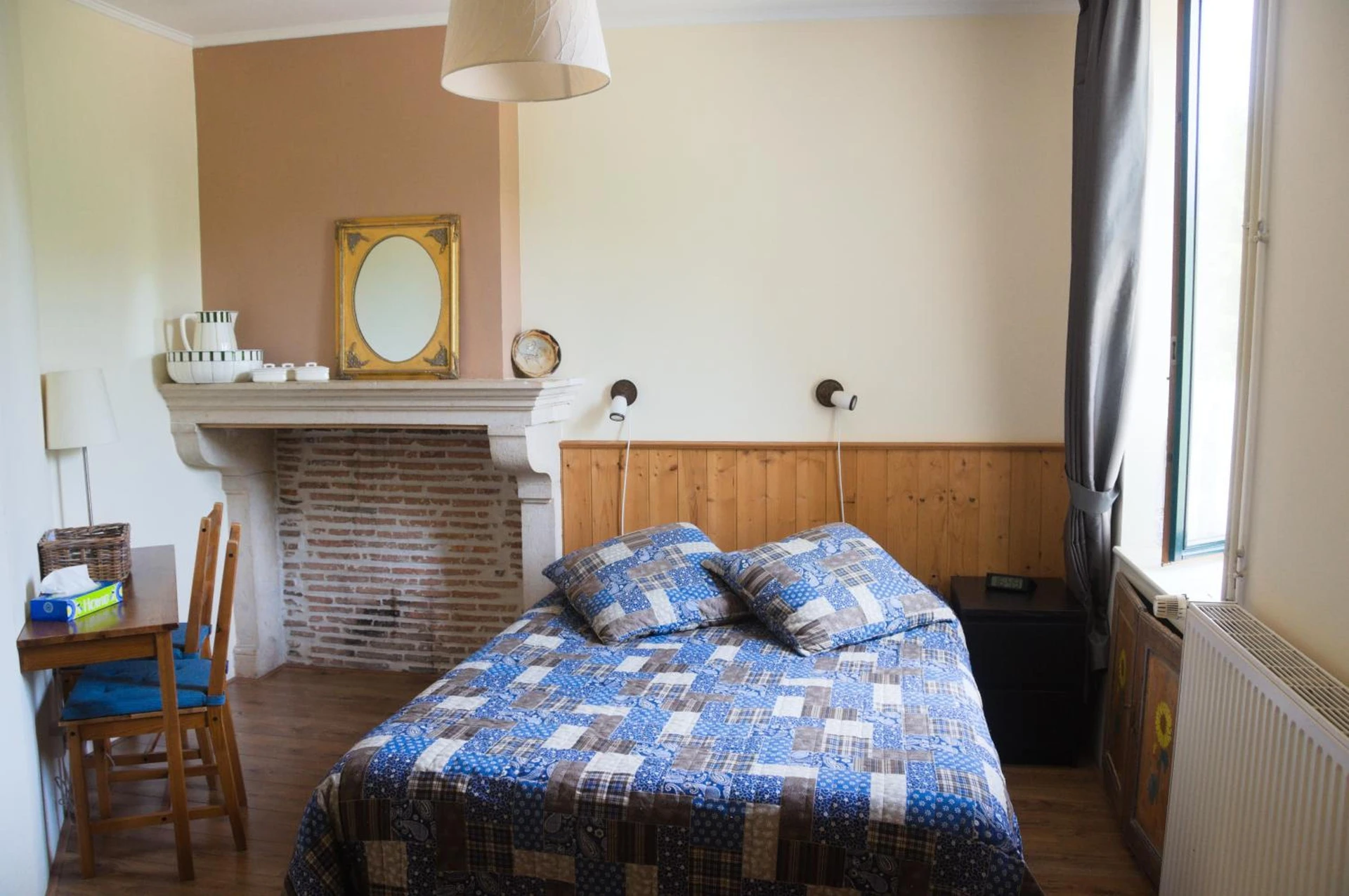 Chambre disponible pour un séminaire d'entreprise à Hotel Camping sur Yonne - Épiry
