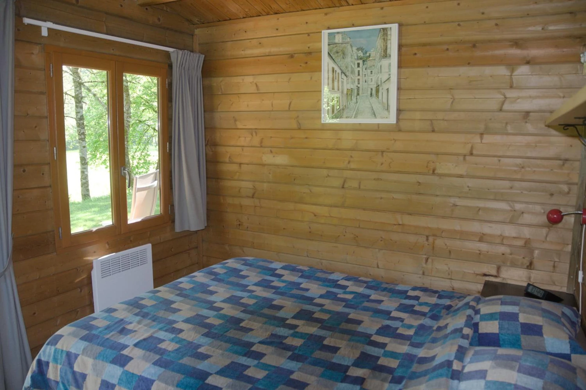 Chambre disponible pour un séminaire d'entreprise à Hotel Camping sur Yonne - Épiry