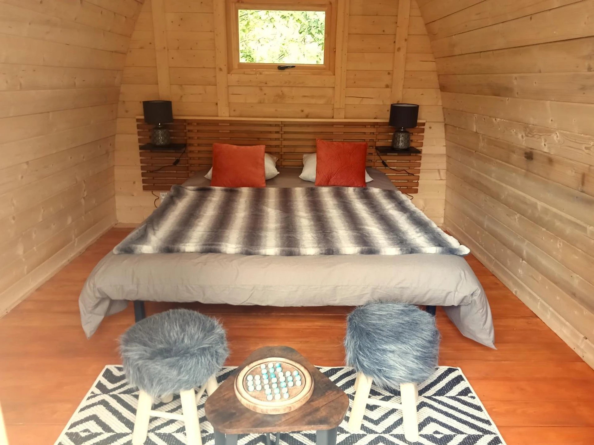Chambre disponible pour un séminaire d'entreprise à CAMPING VERT LAVANDE - Belmont-sur-Rance
