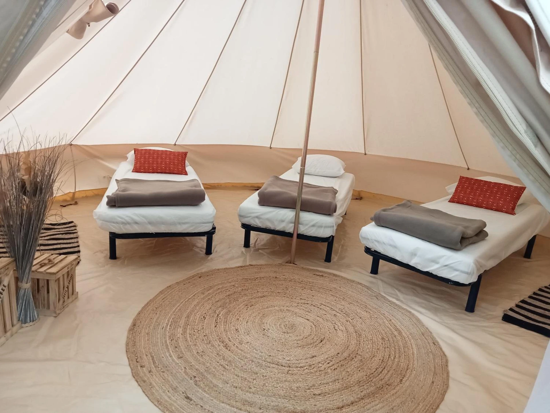 Magnifique chambre pour un séminaire d'entreprise à CAMPING VERT LAVANDE - Belmont-sur-Rance