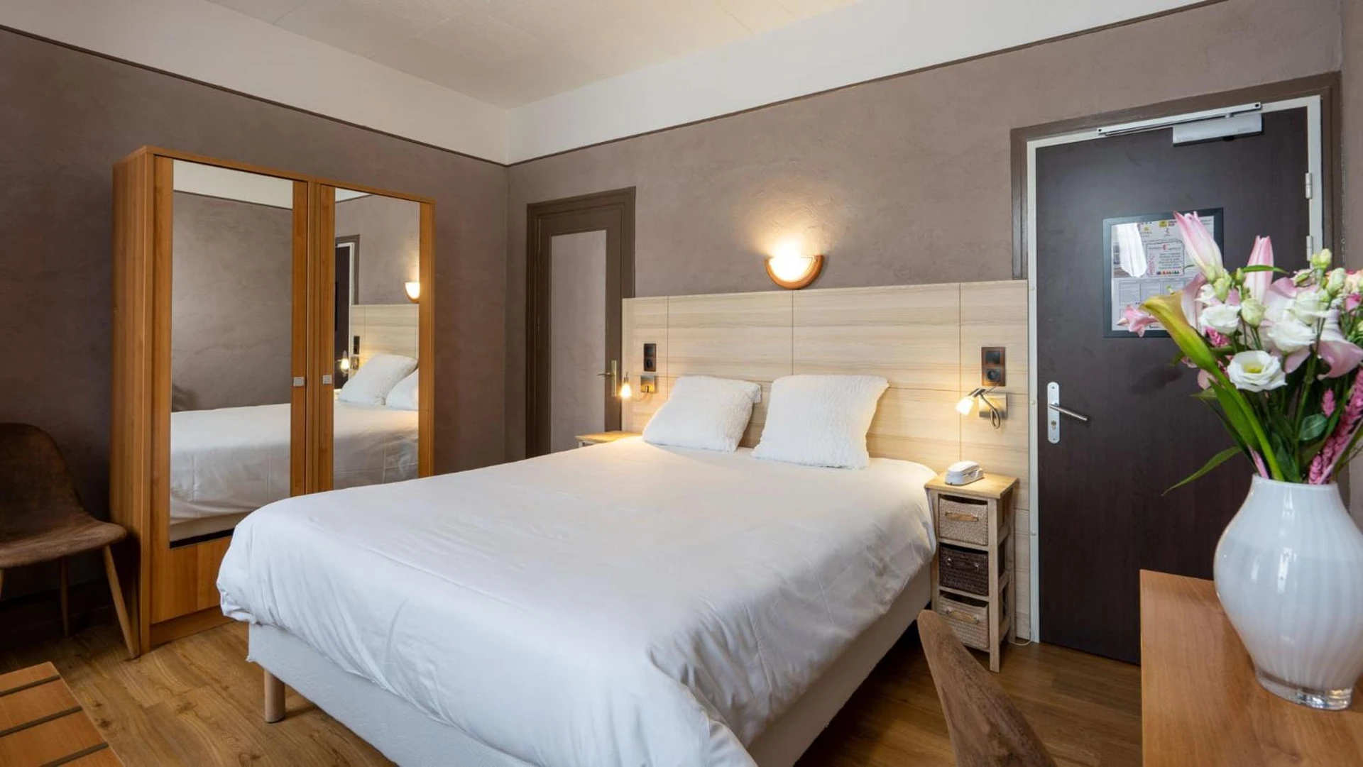 Chambre disponible pour un séminaire d'entreprise à Logis Central Hôtel - Restaurant & Spa - Paris