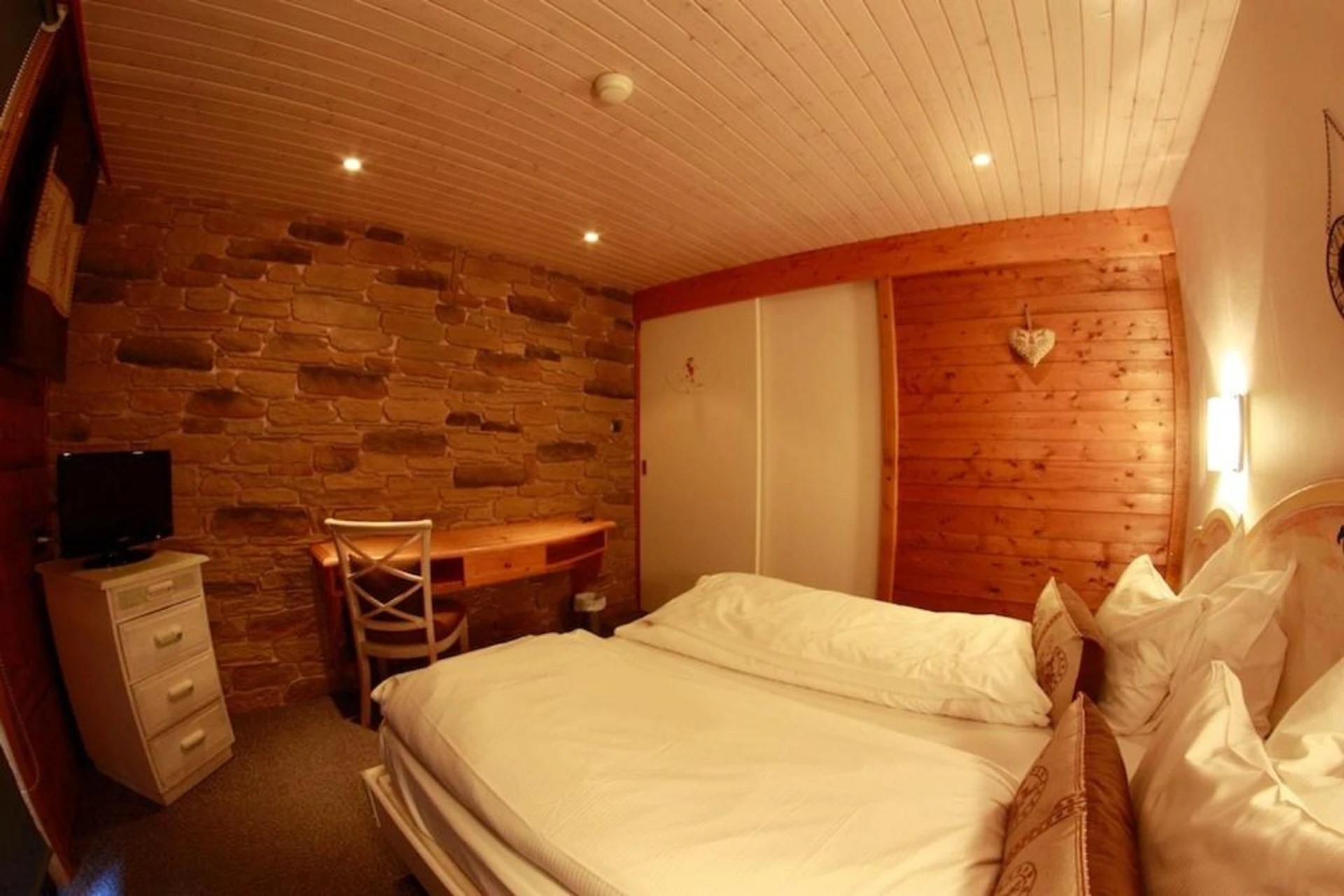 Chambre disponible pour un séminaire d'entreprise à Chalet Hotel Le Collet - Bouillante