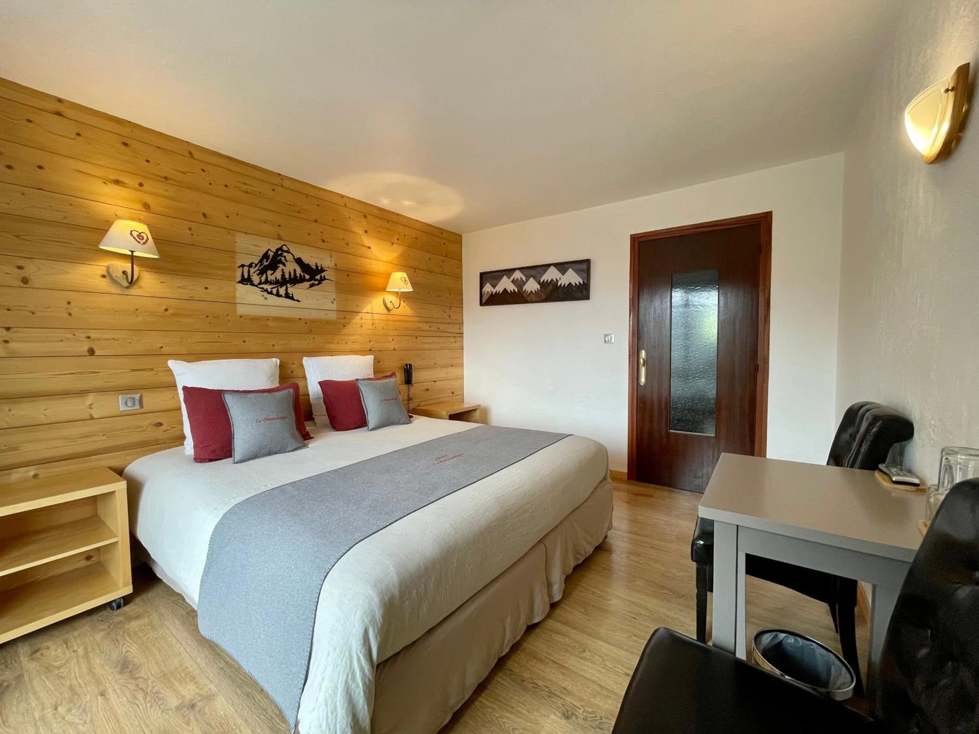 Chambre disponible pour un séminaire d'entreprise à Hôtel Chalet Le Panoramique - Mizoën