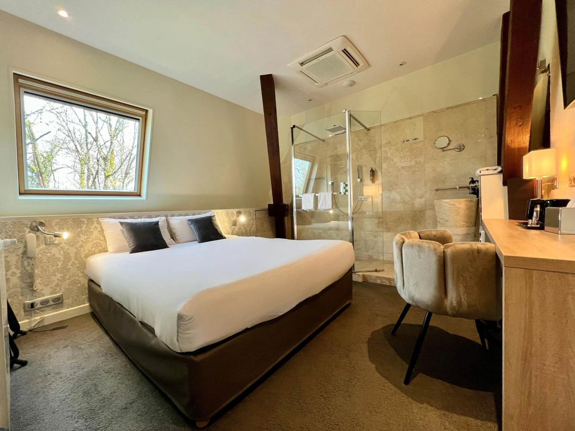 Chambre disponible pour un séminaire d'entreprise à Château de Challanges - Beaune