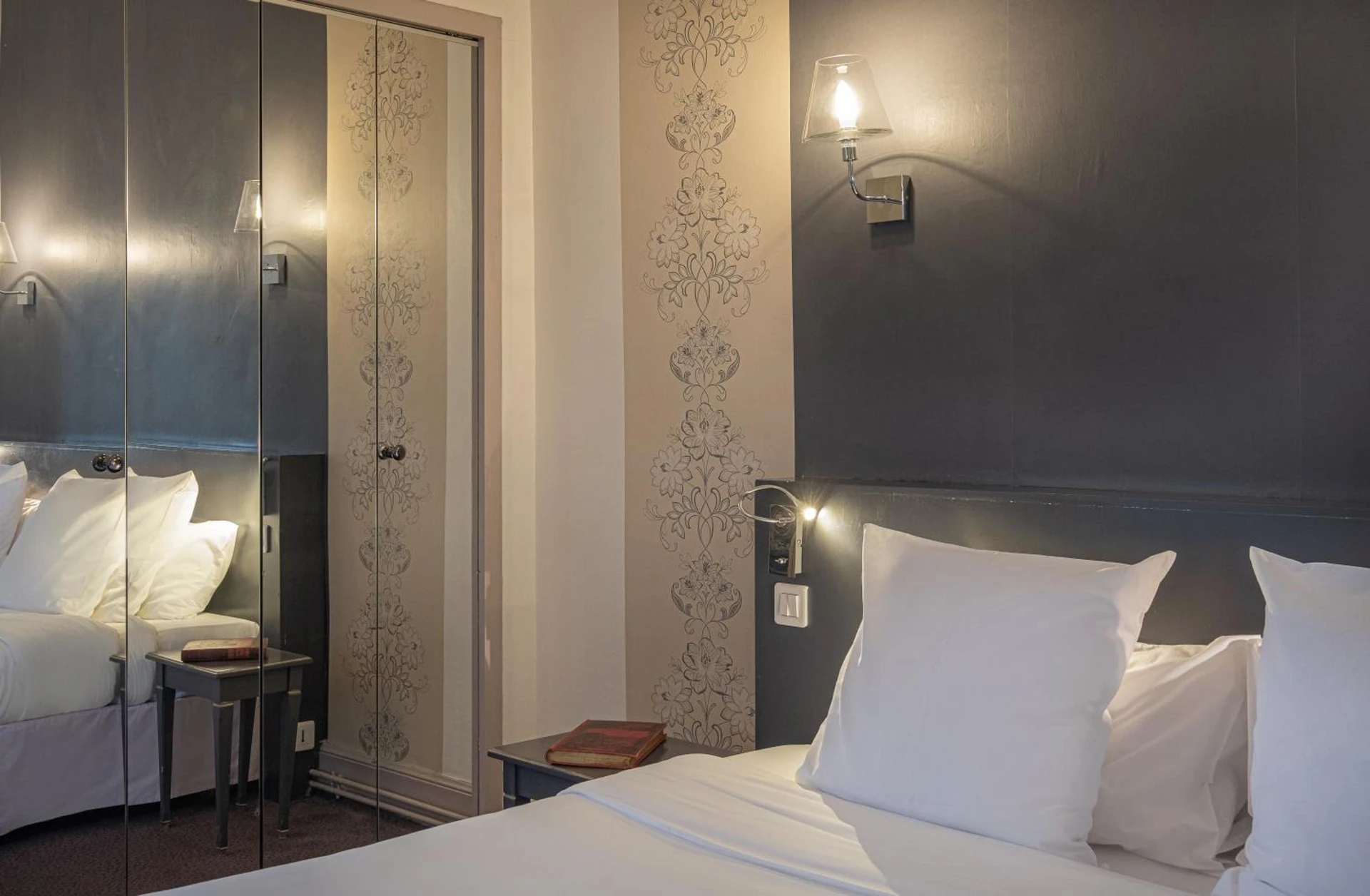 Chambre disponible pour un séminaire d'entreprise à Château des Reynats - Strasbourg