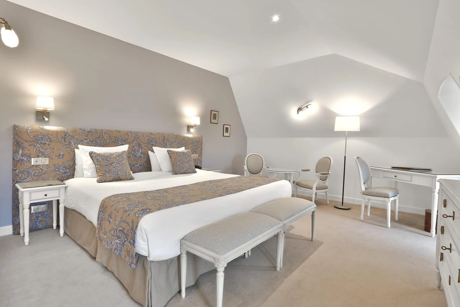 Chambre disponible pour un séminaire d'entreprise à Château des Vigiers - Monestier