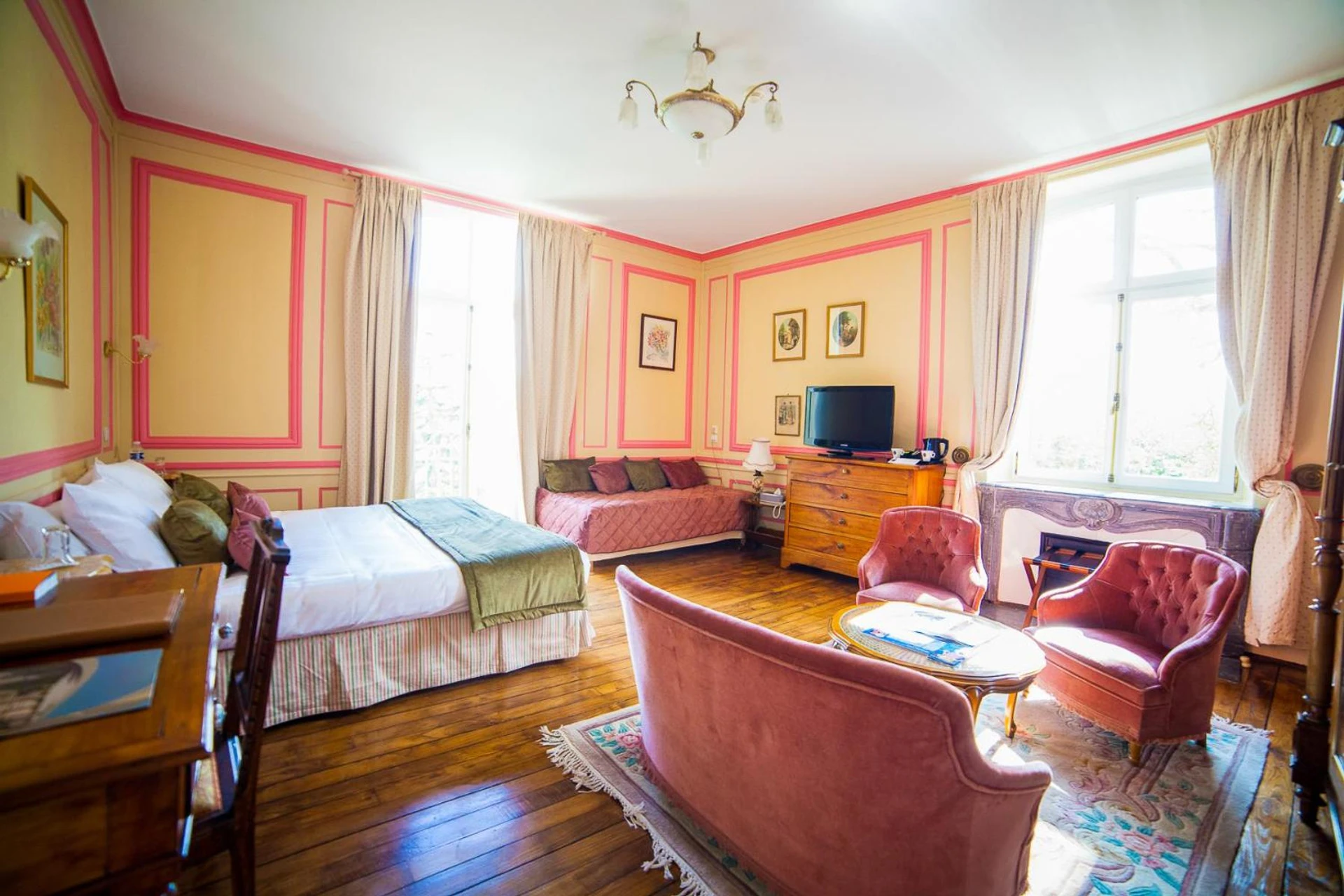 Chambre disponible pour un séminaire d'entreprise à Château Hôtel Du Colombier - Lisieux