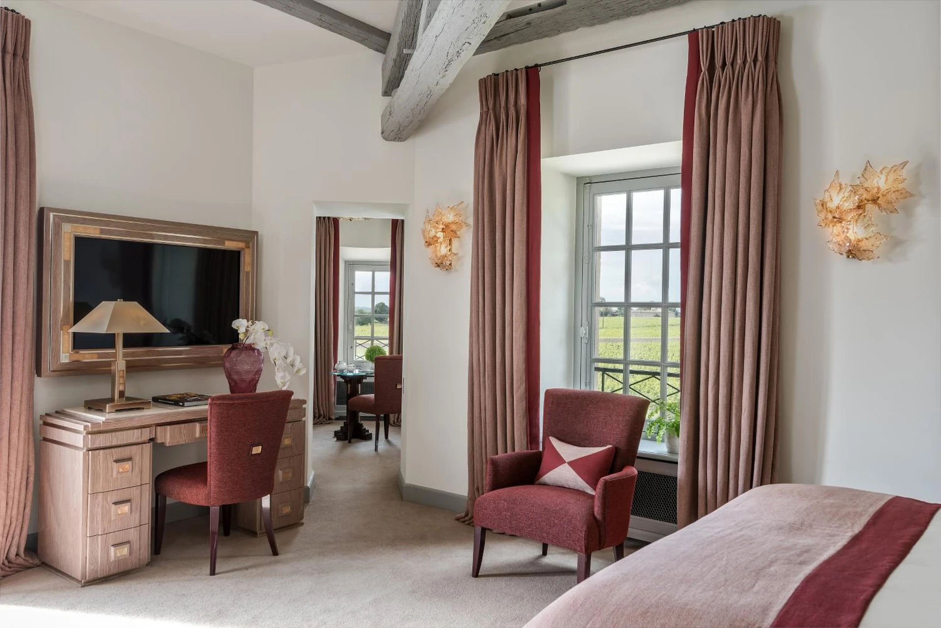 Chambre disponible pour un séminaire d'entreprise à Château Lafaurie-Peyraguey Hôtel & Restaurant LALIQUE - Honfleur