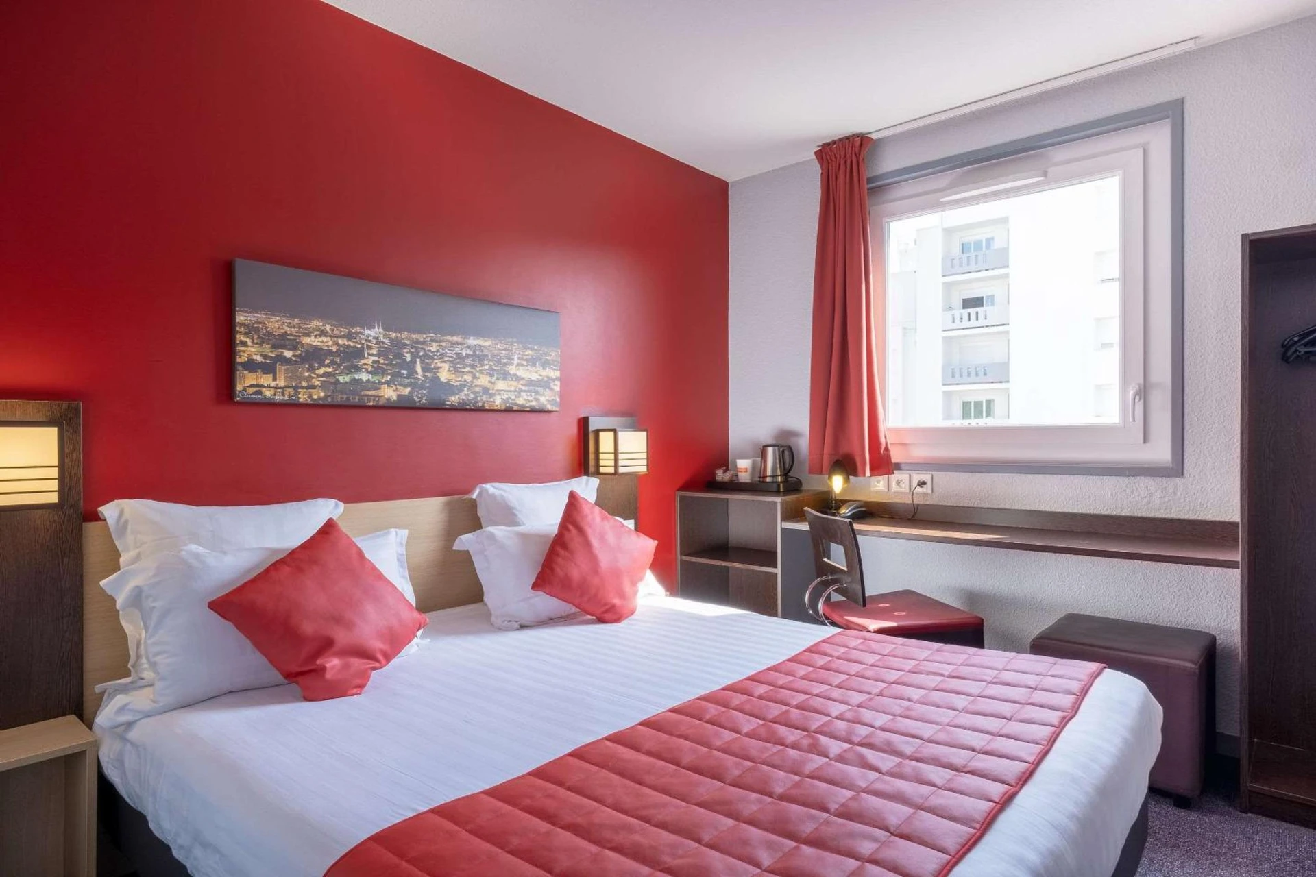 Chambre disponible pour un séminaire d'entreprise à Comfort Hotel Clermont Saint Jacques - Clermont-Ferrand