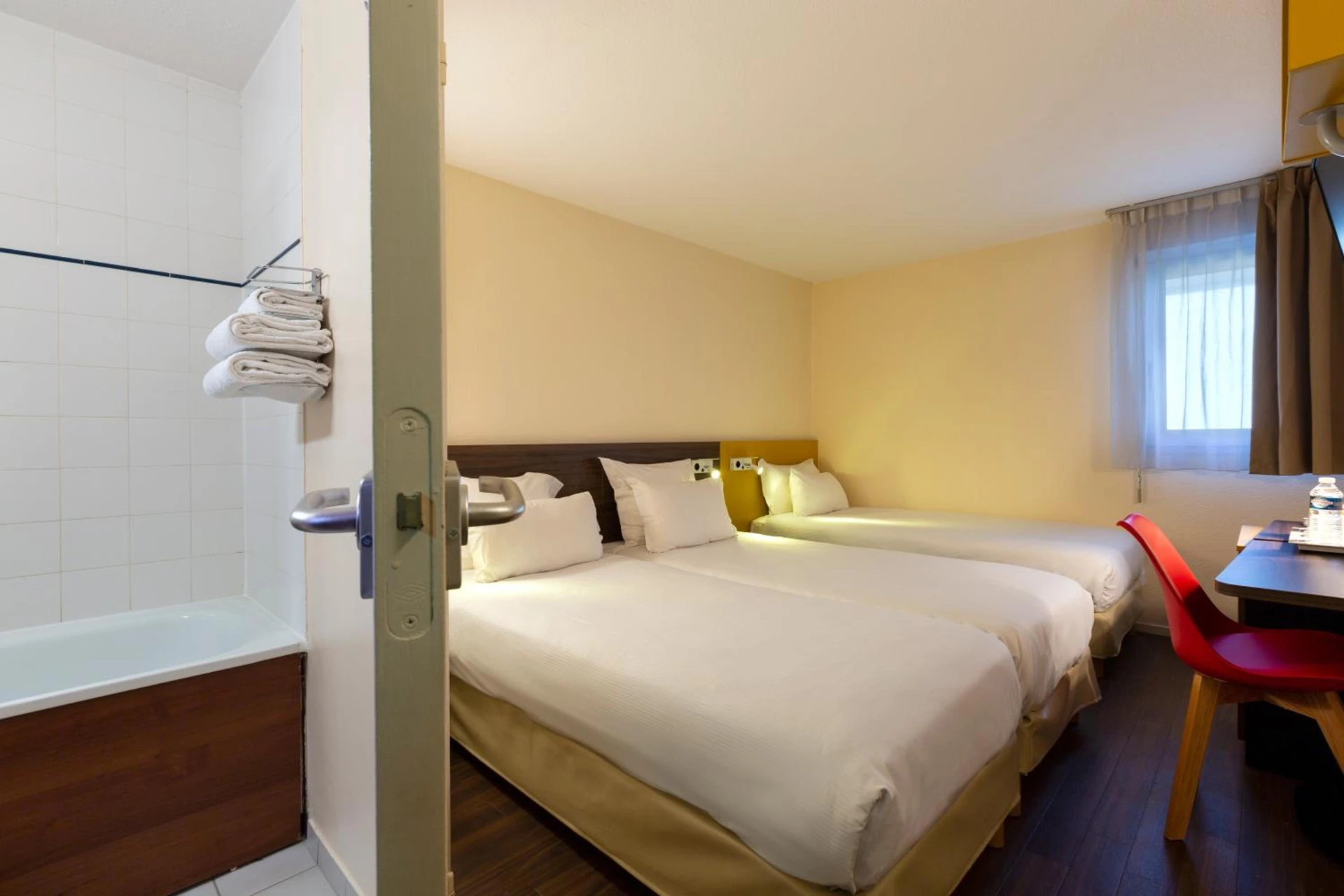 Magnifique chambre pour un séminaire d'entreprise à Comfort Hotel Lille Lomme - Juan-les-Pins