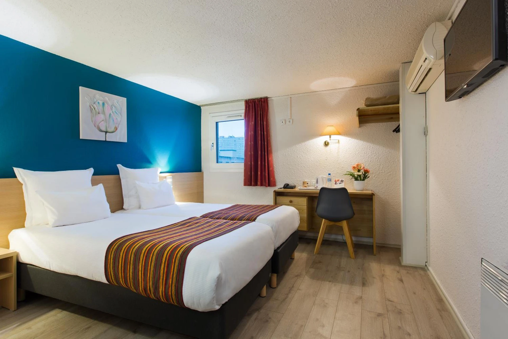 Chambre disponible pour un séminaire d'entreprise à Comfort Hotel Montlucon - Montluçon
