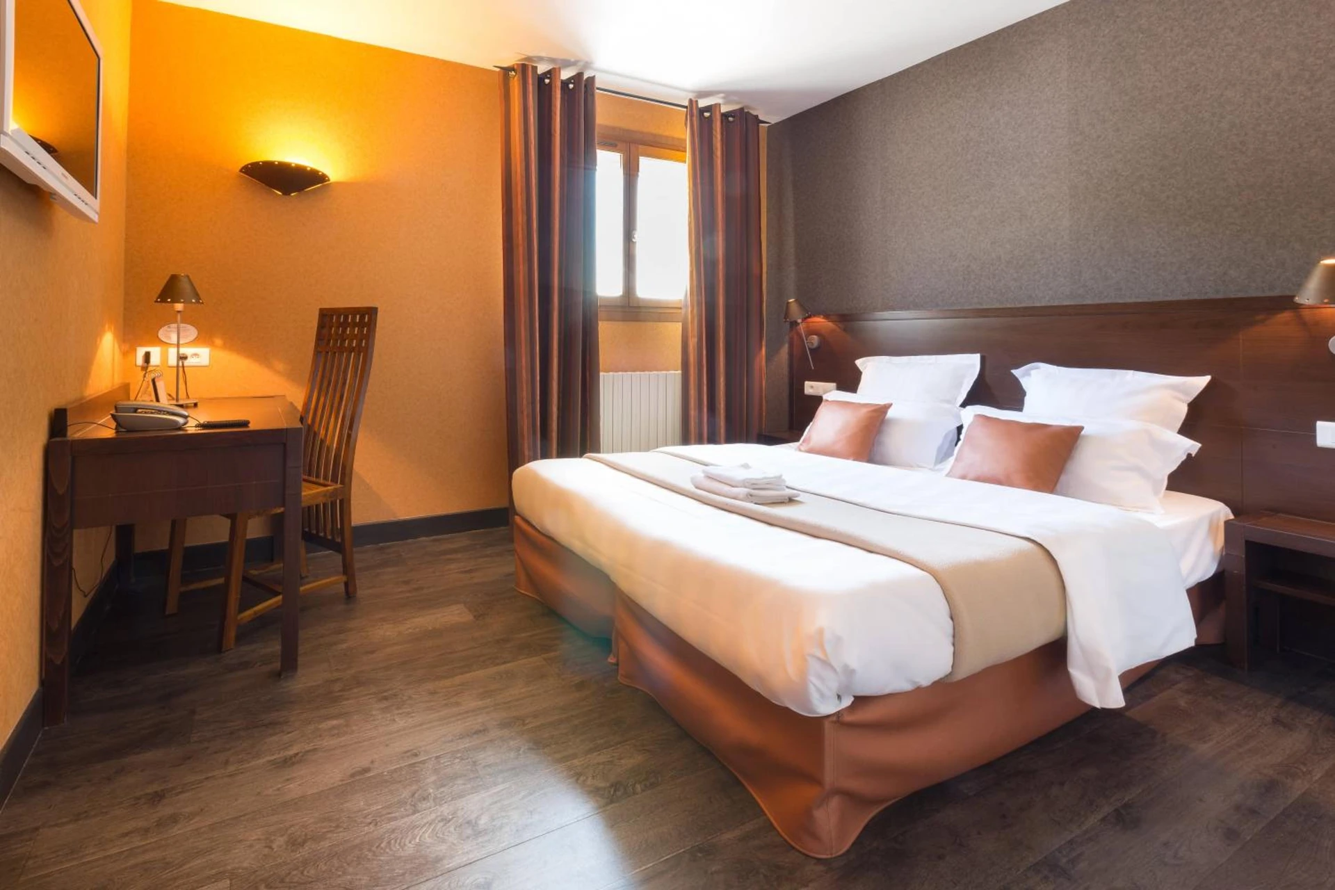 Chambre disponible pour un séminaire d'entreprise à Contact Hôtel Le Relais de Vellinus - Beaulieu-sur-Dordogne