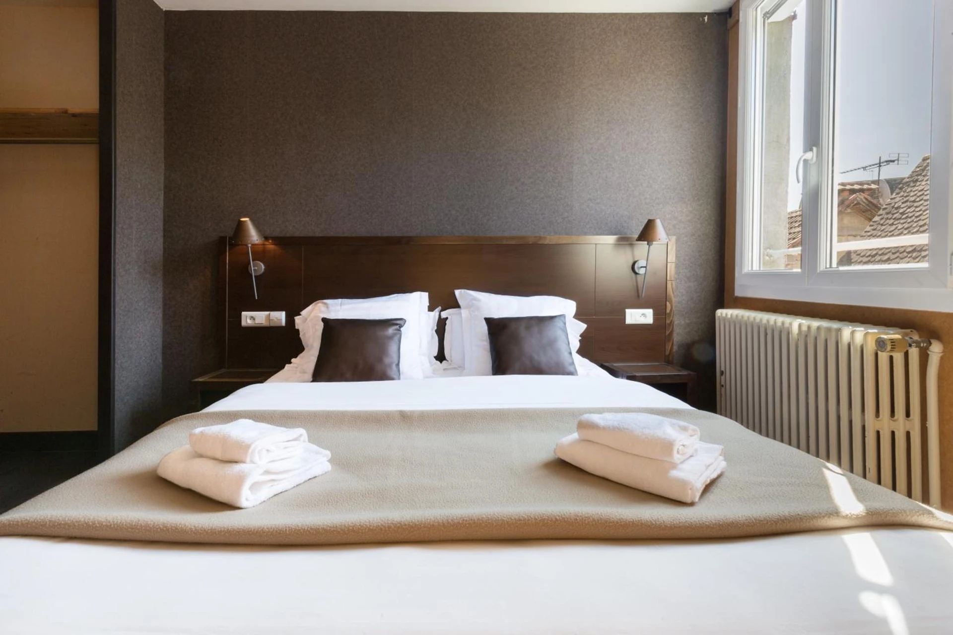 Magnifique chambre pour un séminaire d'entreprise à Contact Hôtel Le Relais de Vellinus - Beaulieu-sur-Dordogne