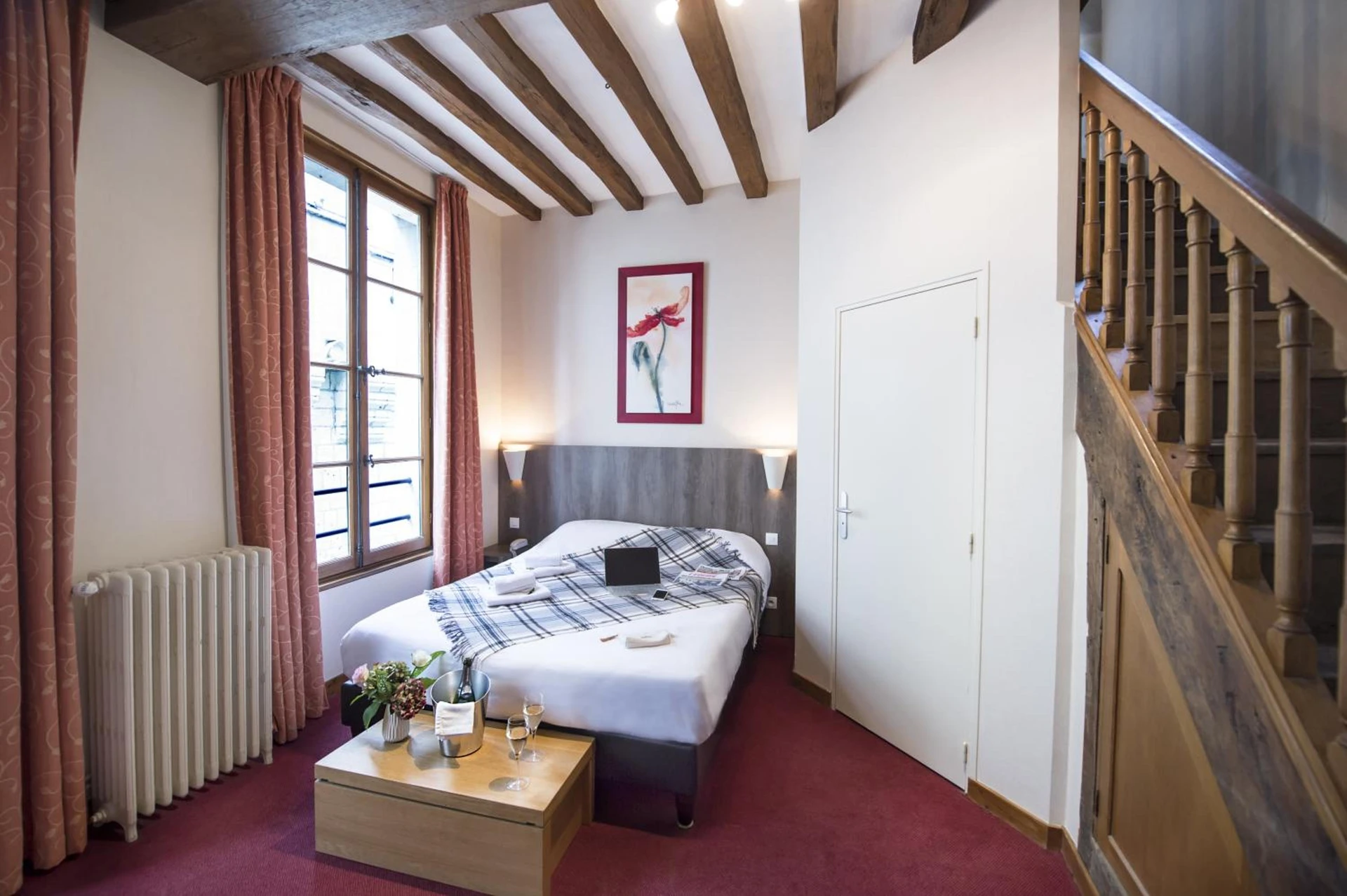 Chambre disponible pour un séminaire d'entreprise à Cristal Hôtel Restaurant - Logis Hotels - Honfleur