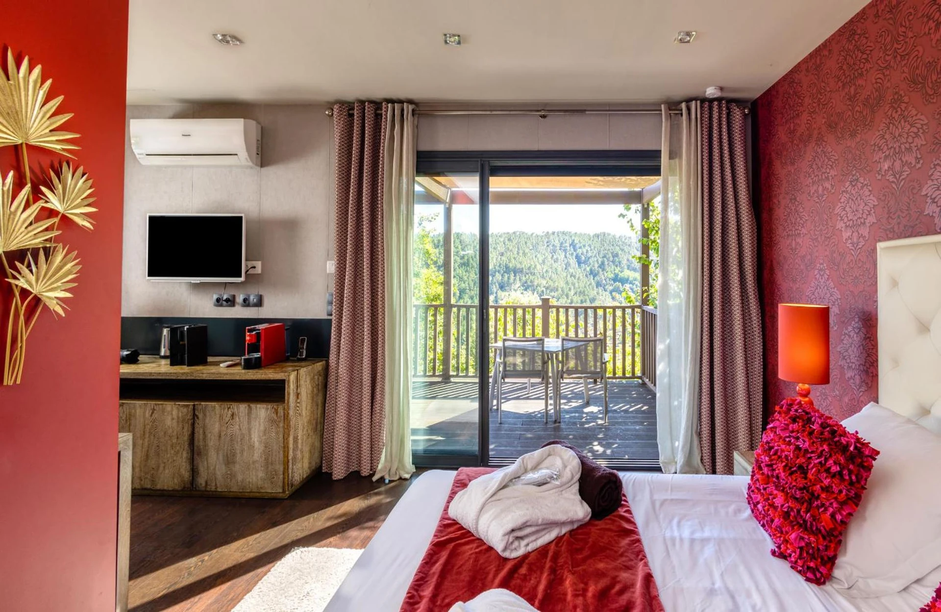 Chambre disponible pour un séminaire d'entreprise à Domaine de Chalvêches Hôtel SPA 4* - Faugères