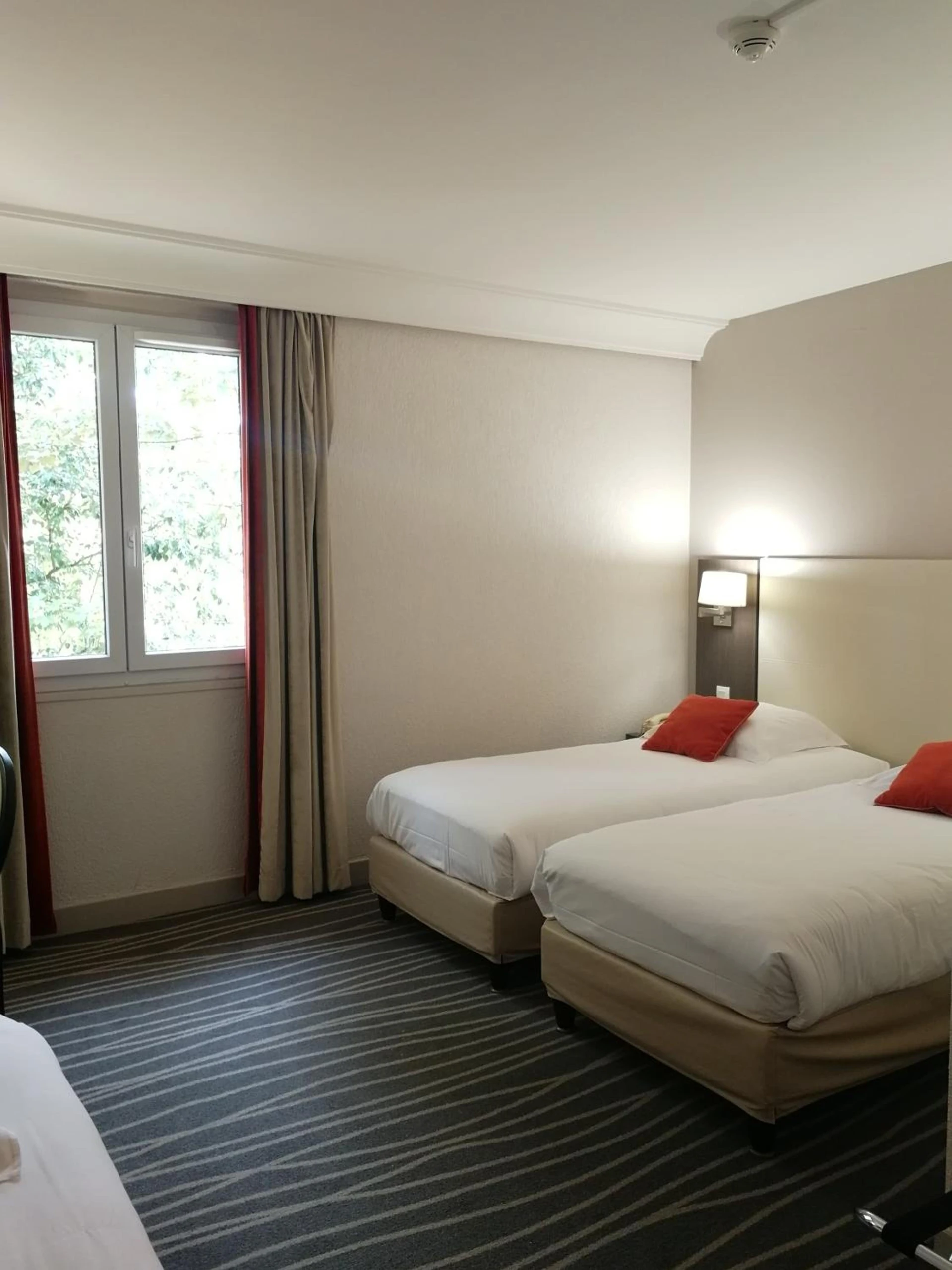 Chambre disponible pour un séminaire d'entreprise à Logis Hôtels- Hôtel et Restaurant Domaine de Fompeyre - Bazas