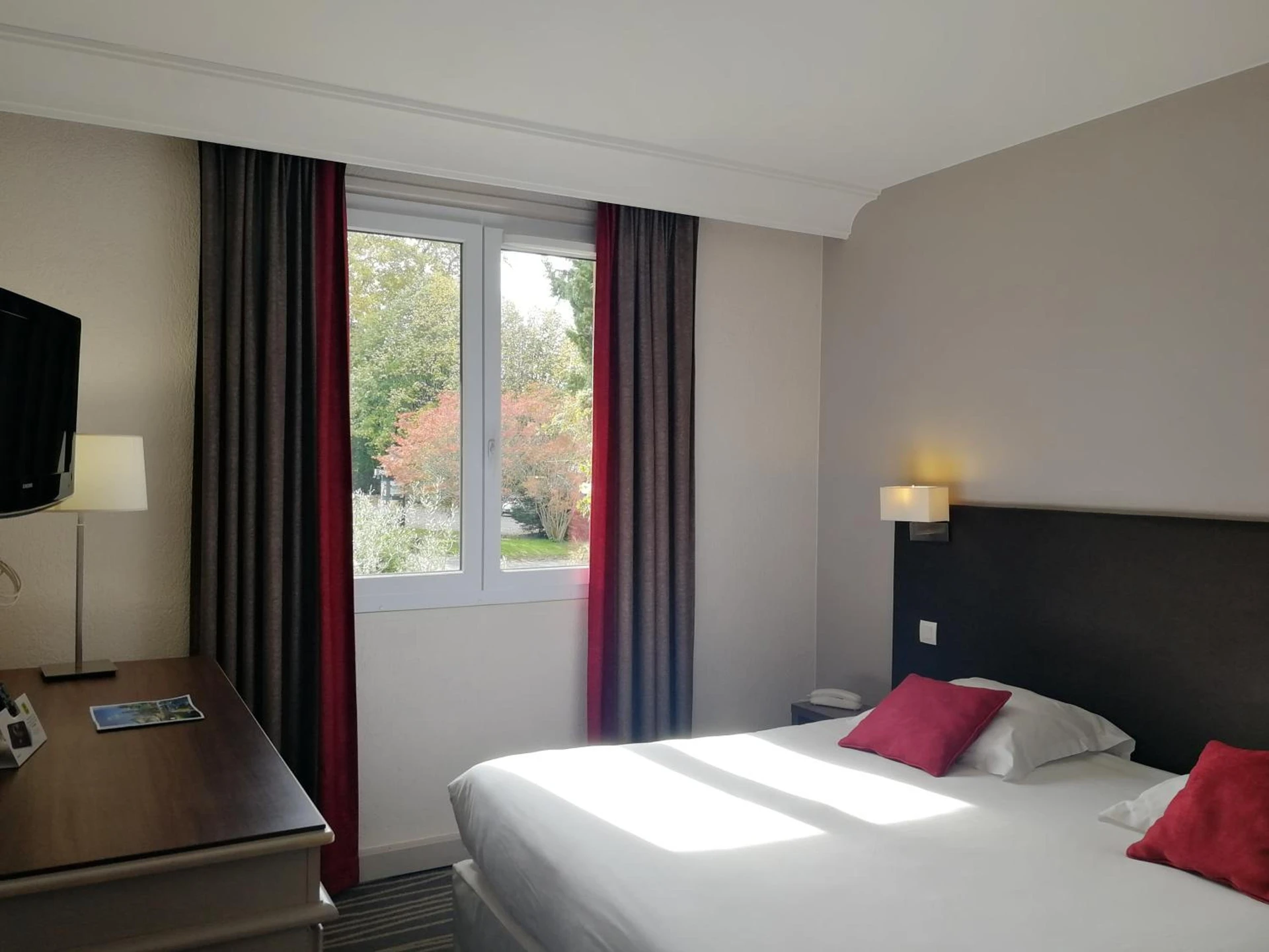 Chambre disponible pour un séminaire d'entreprise à Logis Hôtels- Hôtel et Restaurant Domaine de Fompeyre - Bazas