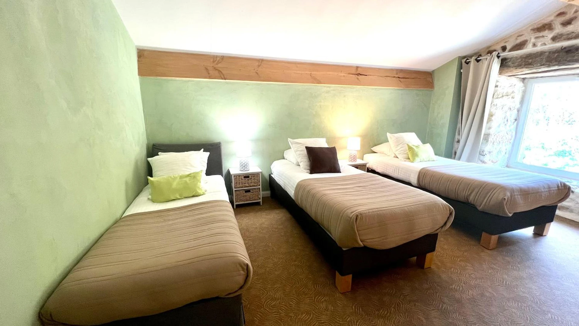 Chambre disponible pour un séminaire d'entreprise à Logis Hôtel Restaurant Le Domaine de l'Eau Vive - Largentière