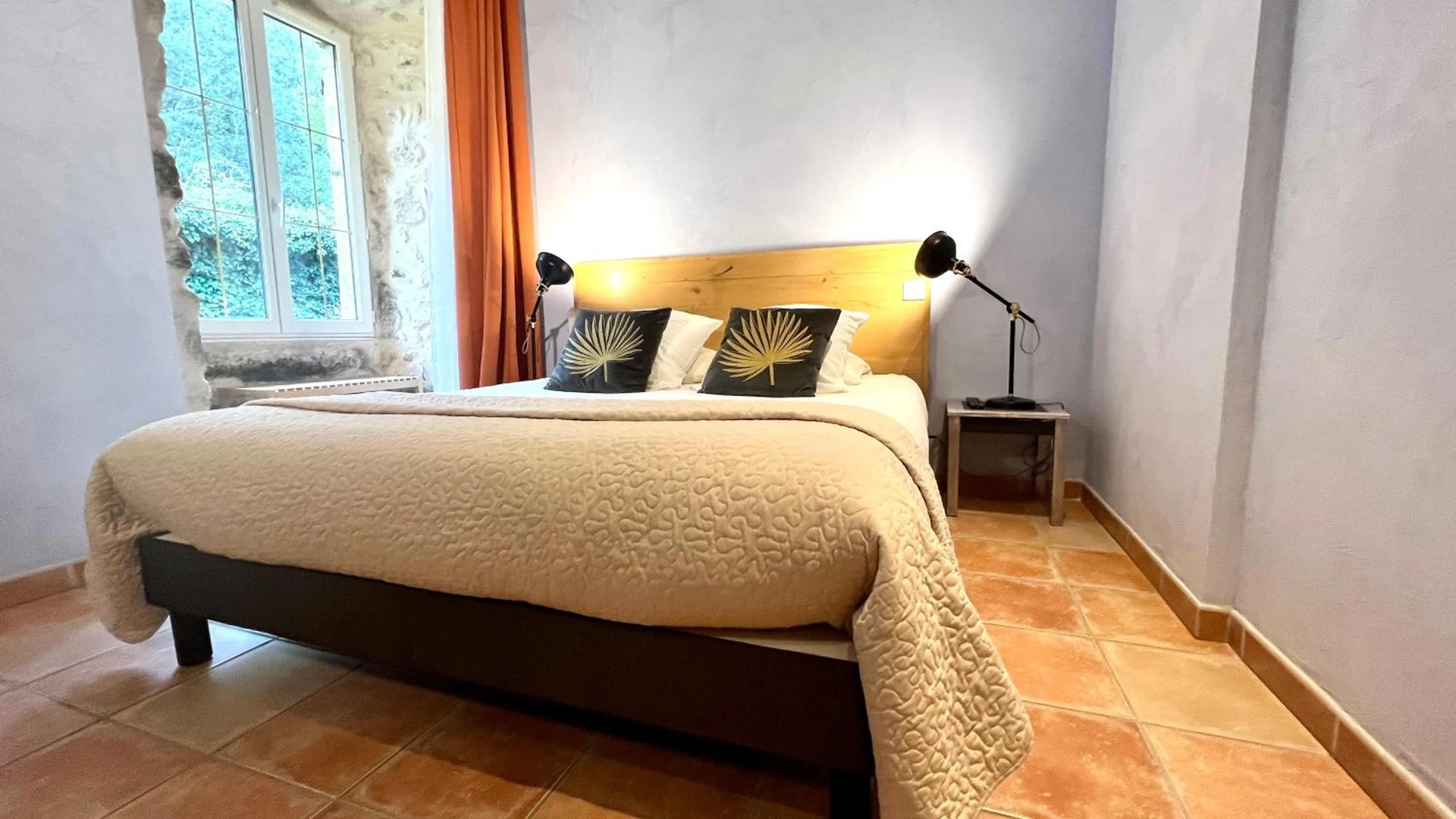 Chambre disponible pour un séminaire d'entreprise à Logis Hôtel Restaurant Le Domaine de l'Eau Vive - Largentière