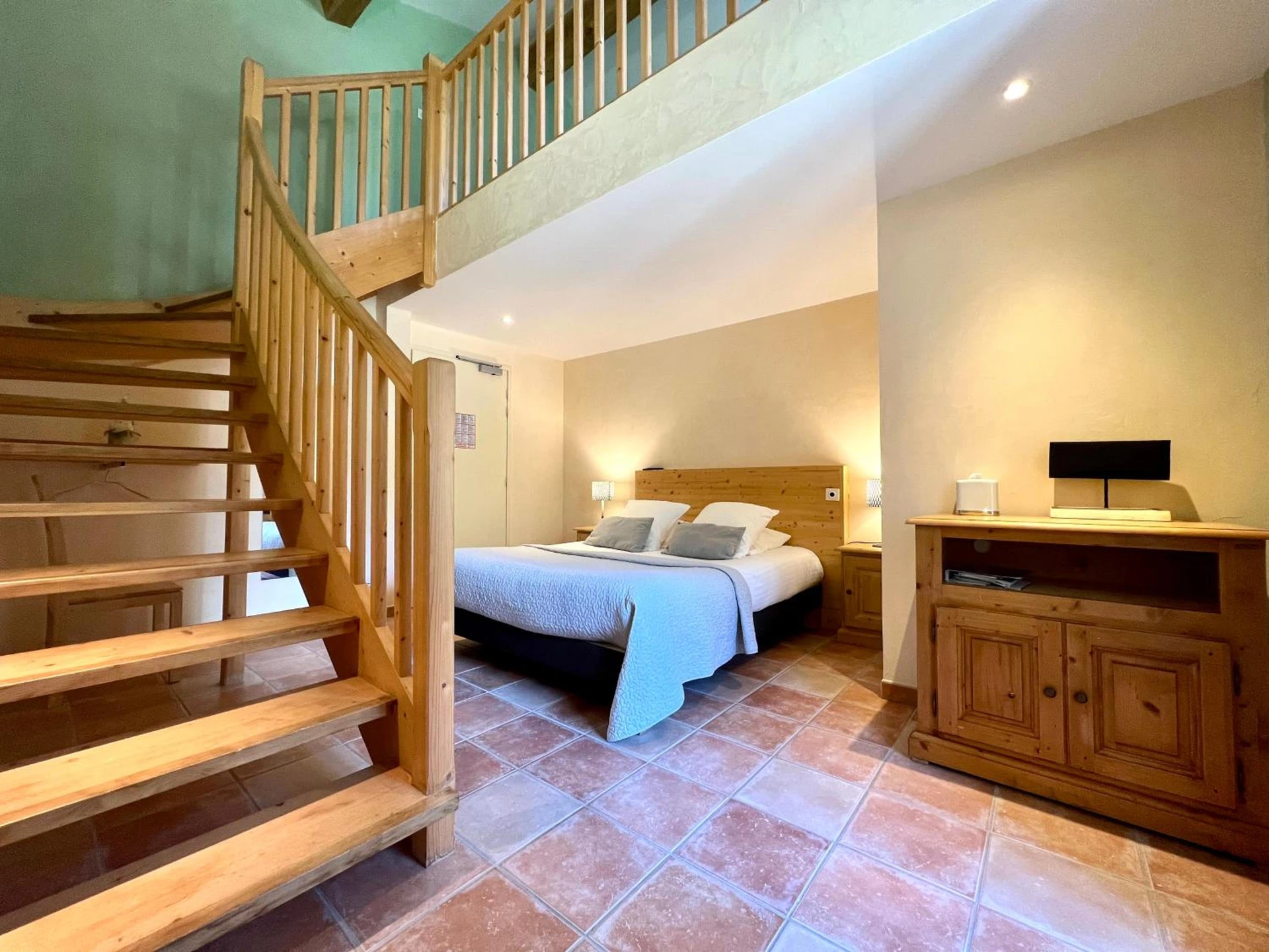 Chambre disponible pour un séminaire d'entreprise à Logis Hôtel Restaurant Le Domaine de l'Eau Vive - Largentière